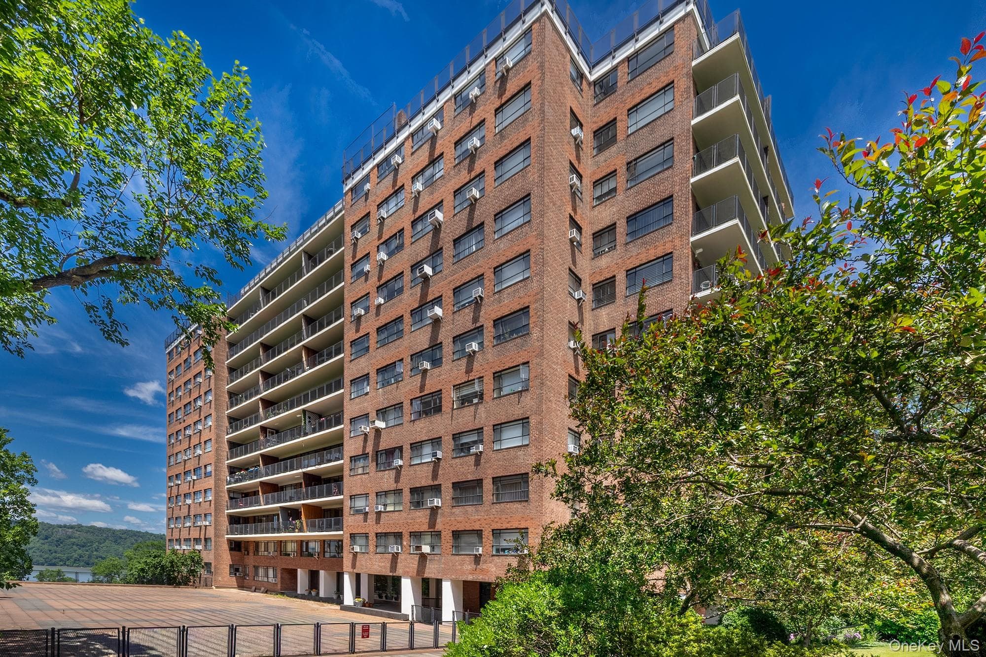 2727 Palisade Avenue Unit: 9B thumbnail 28