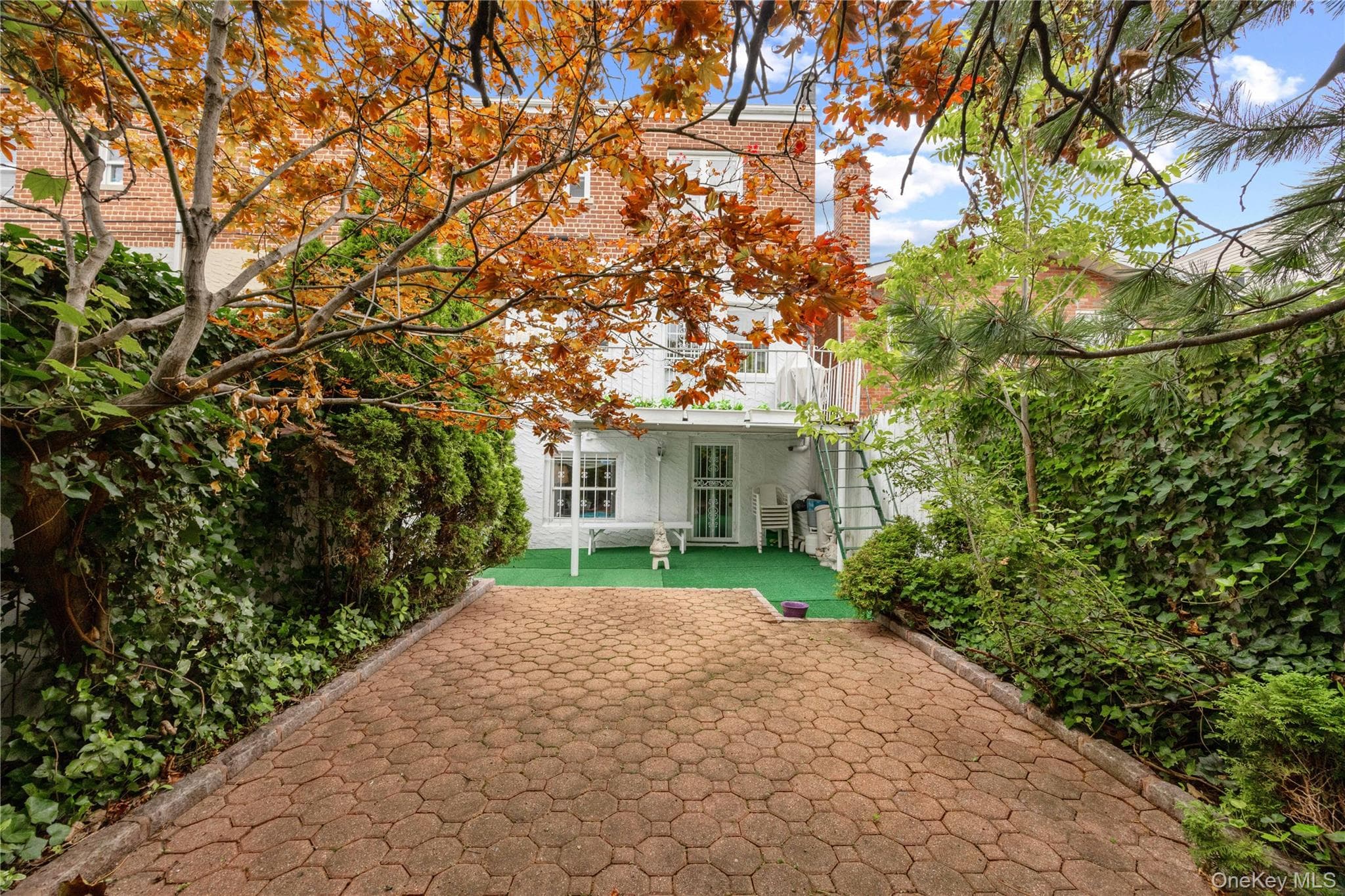 727 Hollywood Avenue thumbnail 37