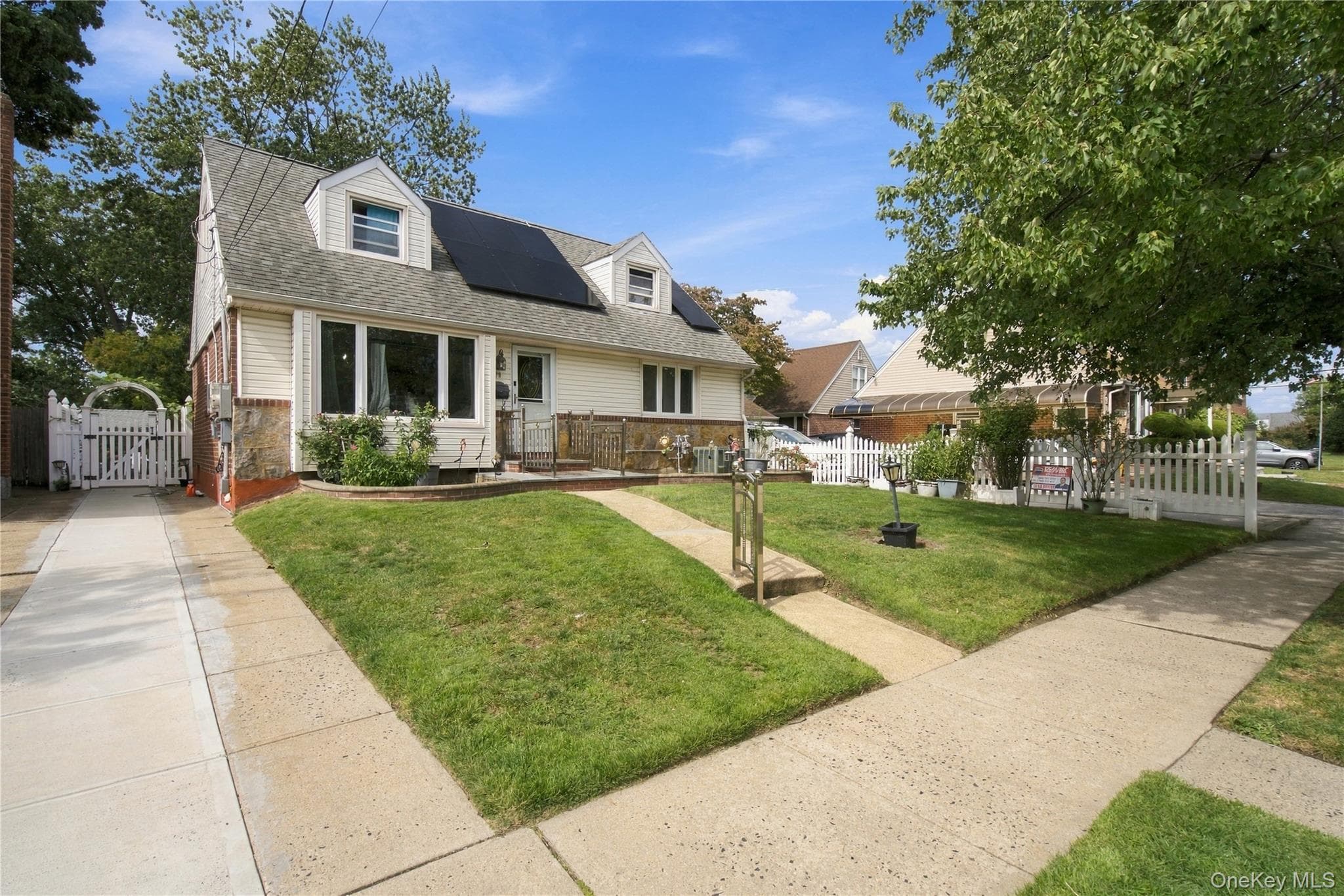 90 Clearstream Avenue, Valley Stream