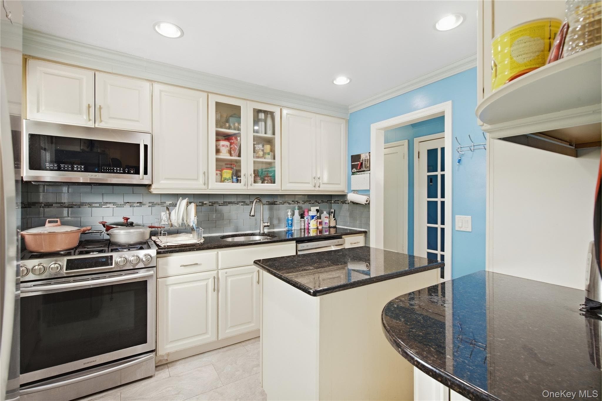 90 Clearstream Avenue thumbnail 9