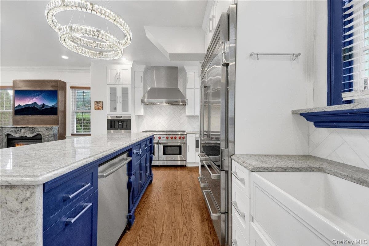 32 Deerfield Avenue thumbnail 5