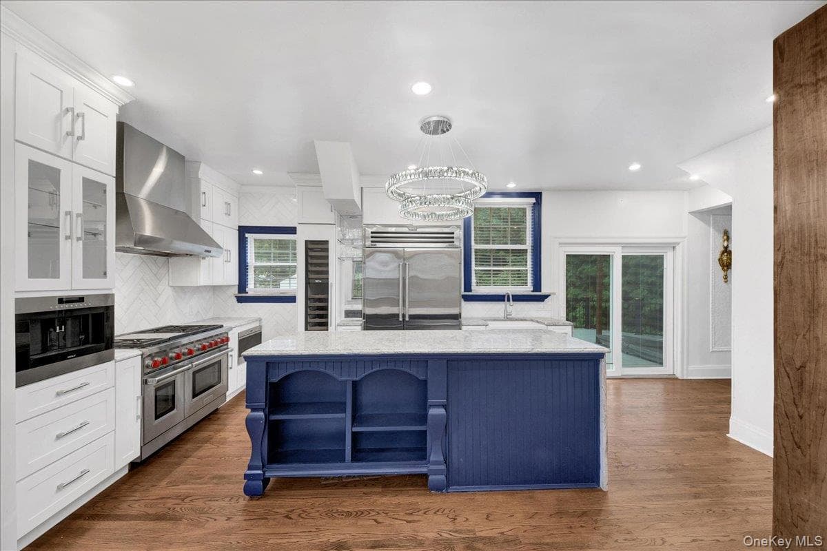 32 Deerfield Avenue thumbnail 4