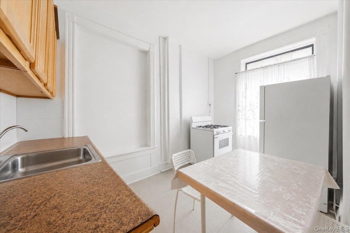 536 E 138th Street Unit: 8 thumbnail 19