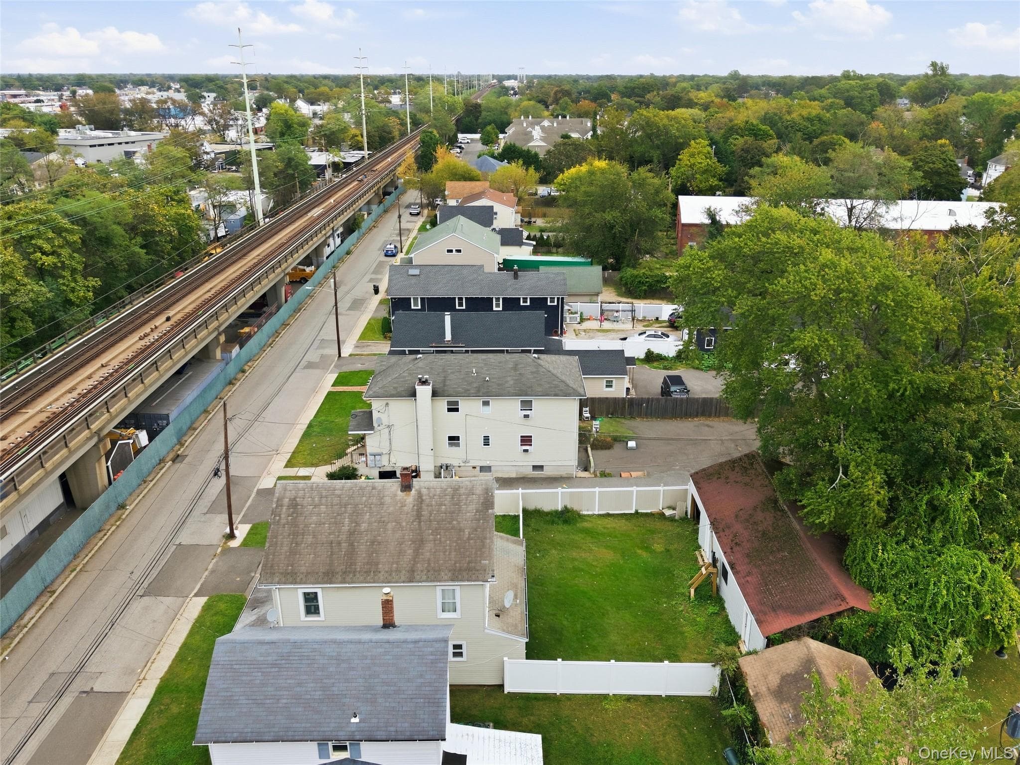 19 Railroad Avenue thumbnail 33