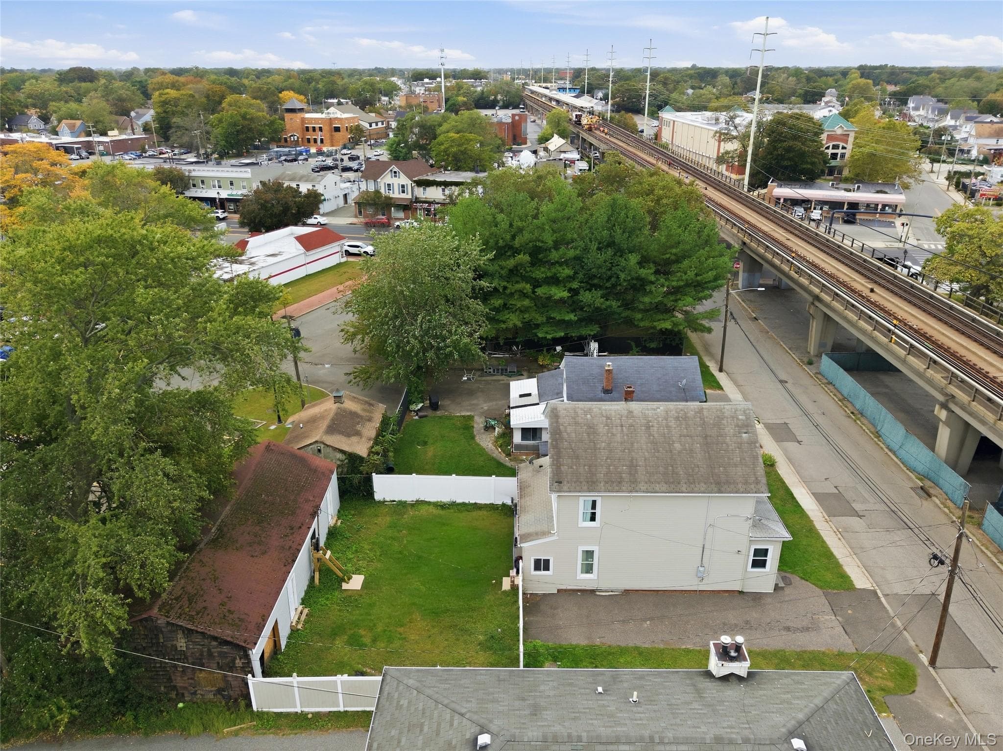 19 Railroad Avenue thumbnail 27