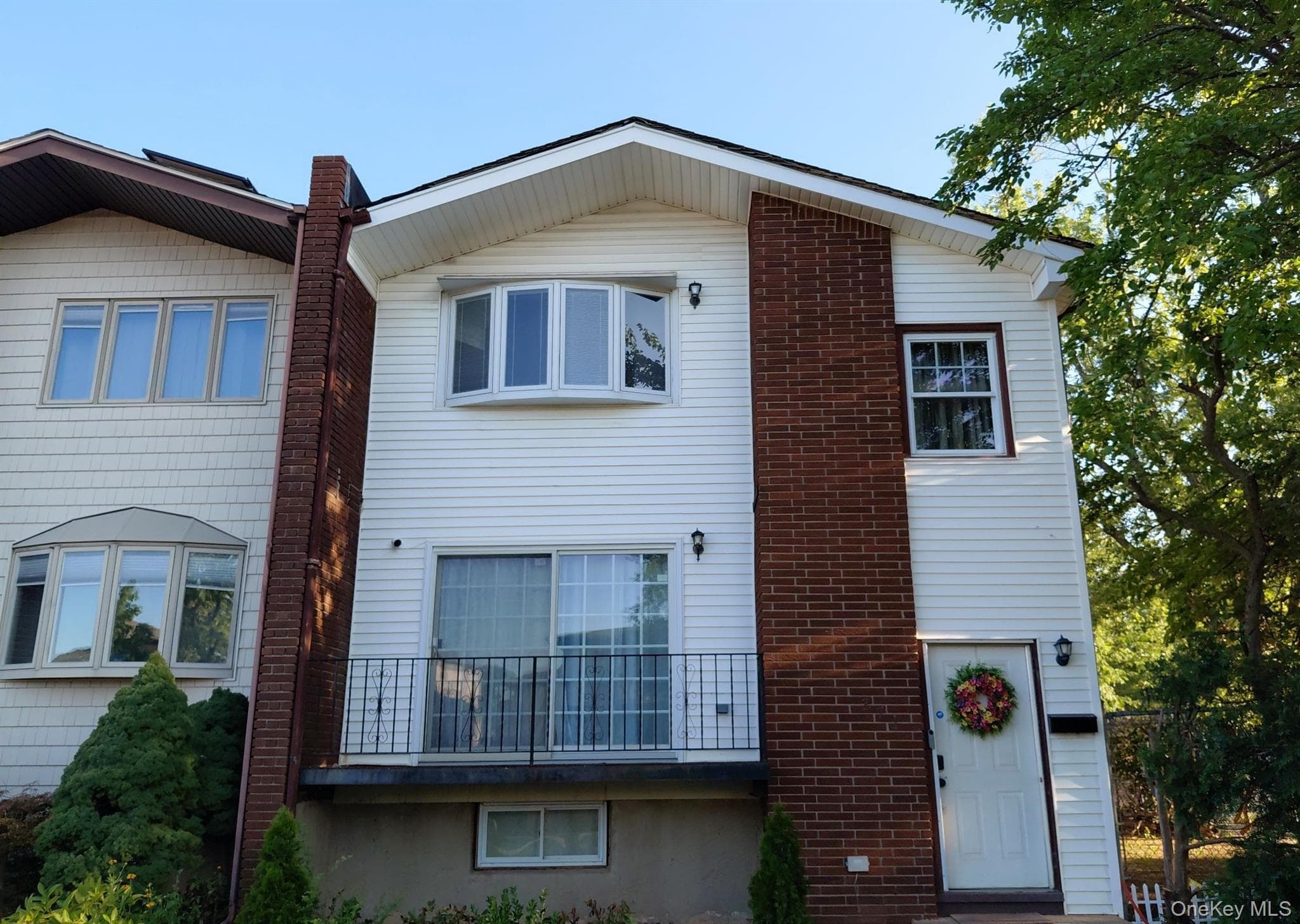 271 Leverett Avenue thumbnail 2