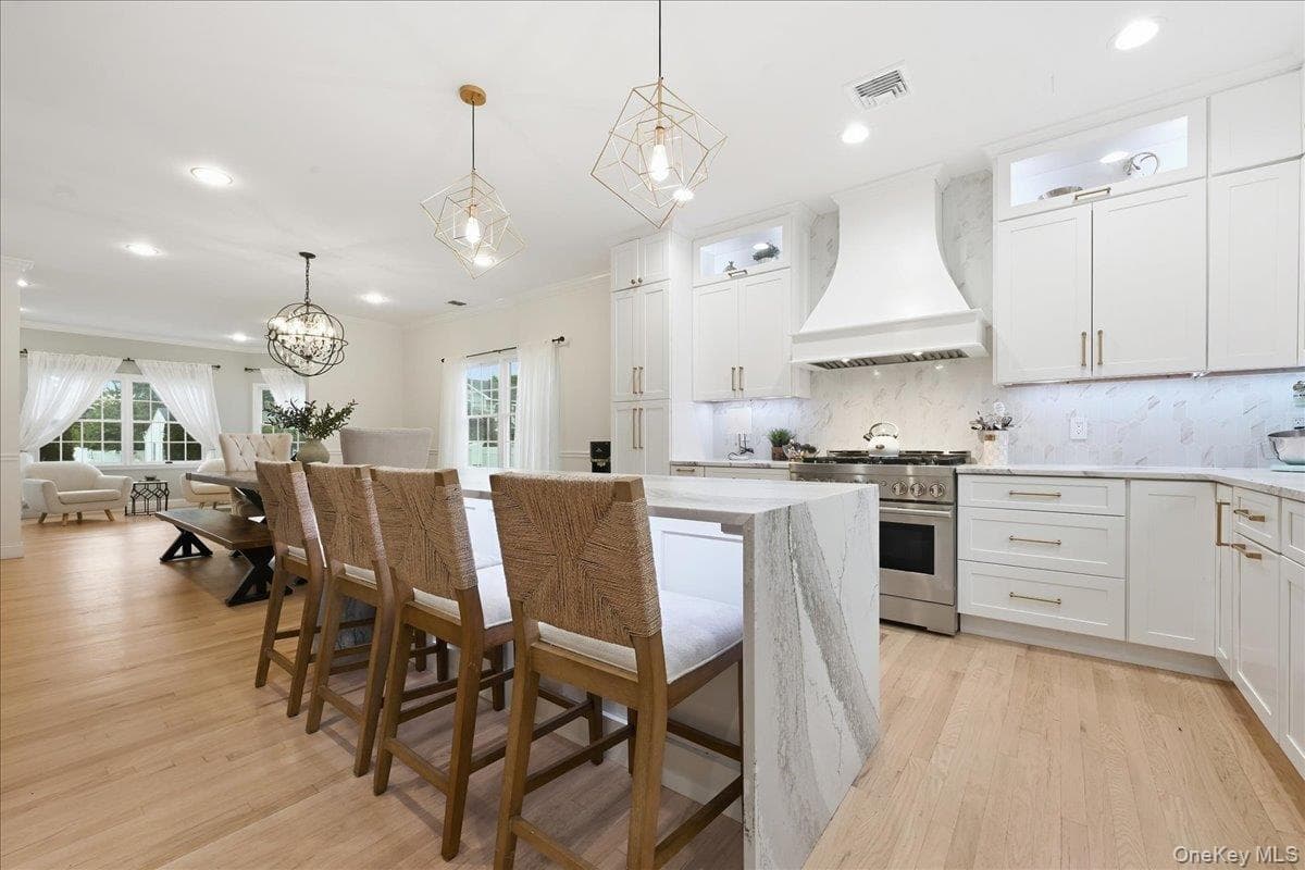 151 Monroe Street thumbnail 13