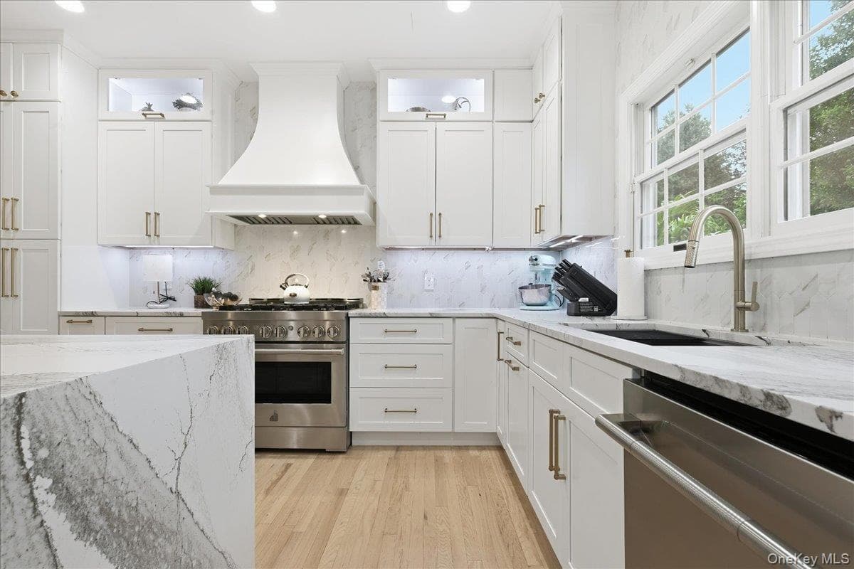 151 Monroe Street thumbnail 12