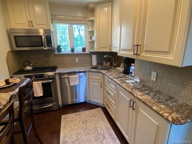 264-63 Langston Avenue Unit: 2nd floor thumbnail 4
