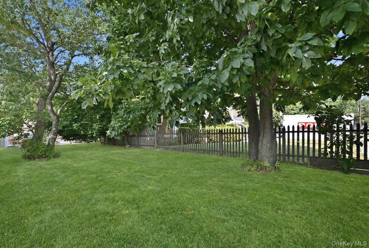 2169 Wantagh Avenue thumbnail 12