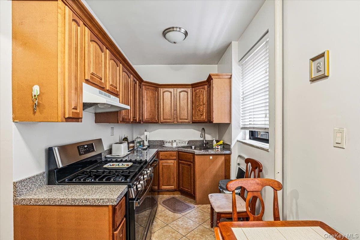 8344 Lefferts Boulevard Unit: 3D thumbnail 6