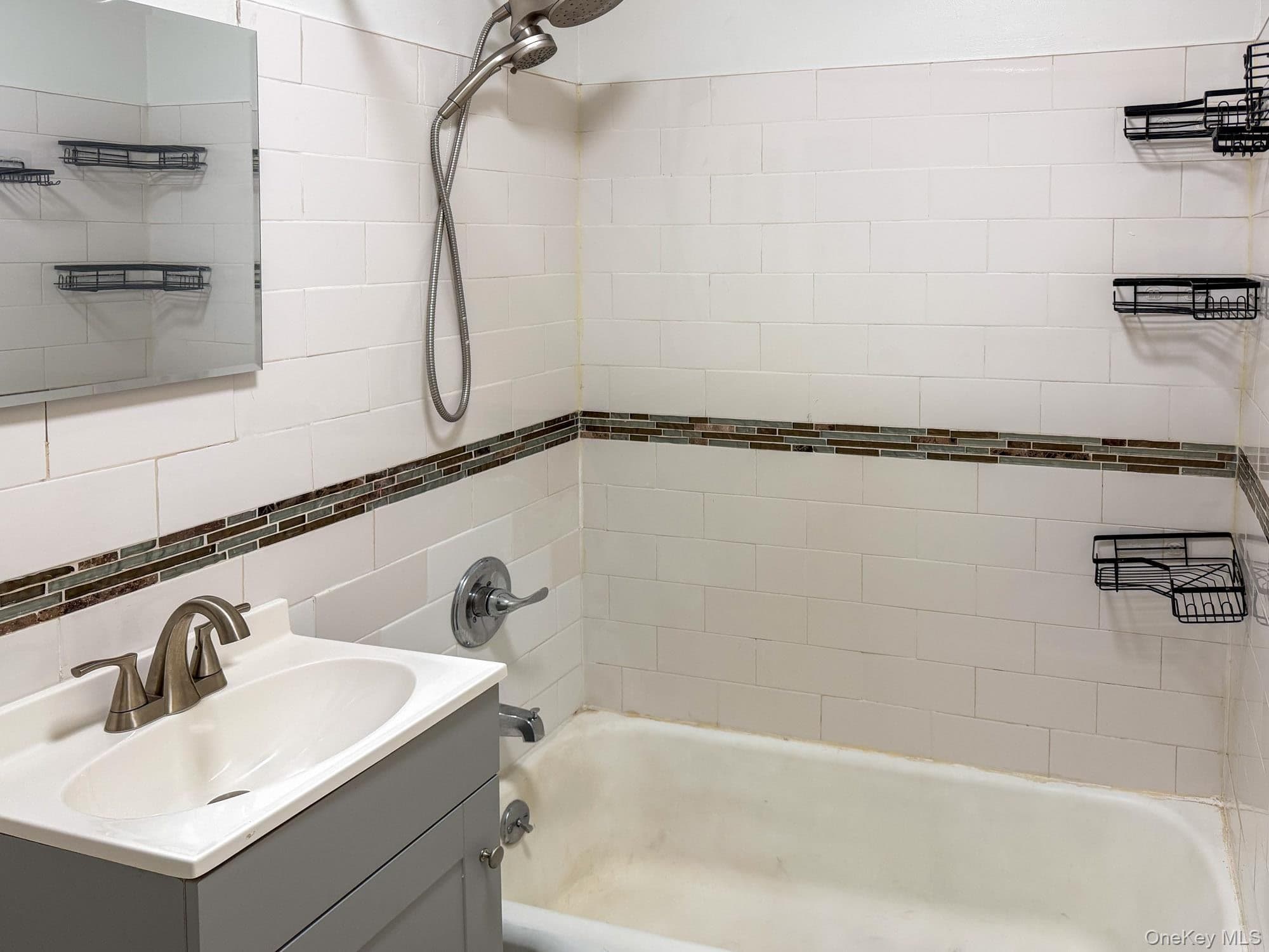 222 Smith ST Unit: 3B thumbnail 4