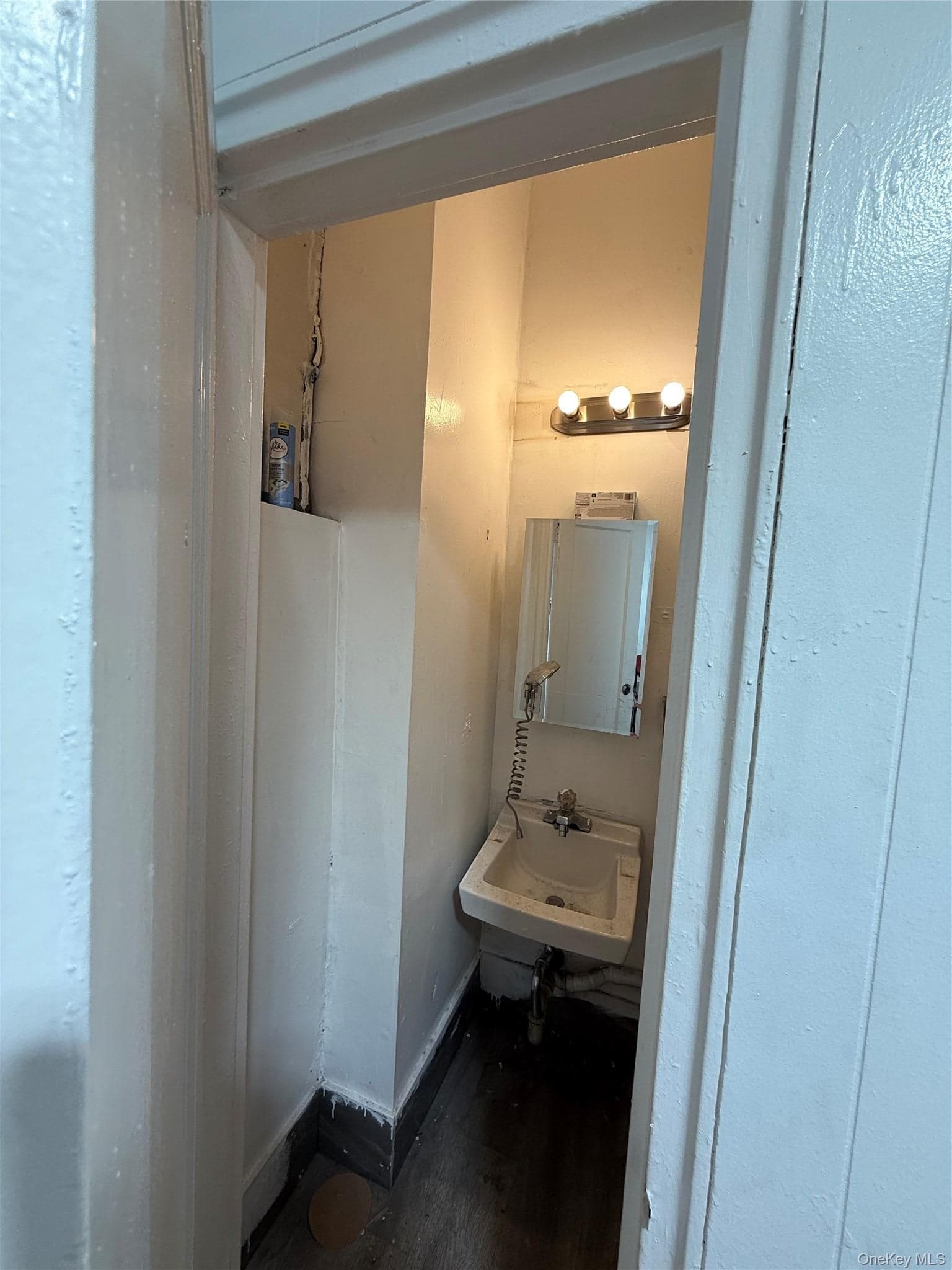 18204 Liberty Avenue thumbnail 17