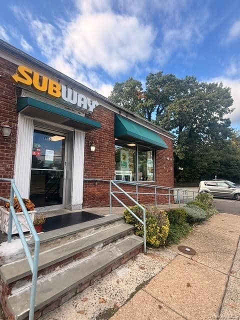 1185 Willis Avenue, Albertson