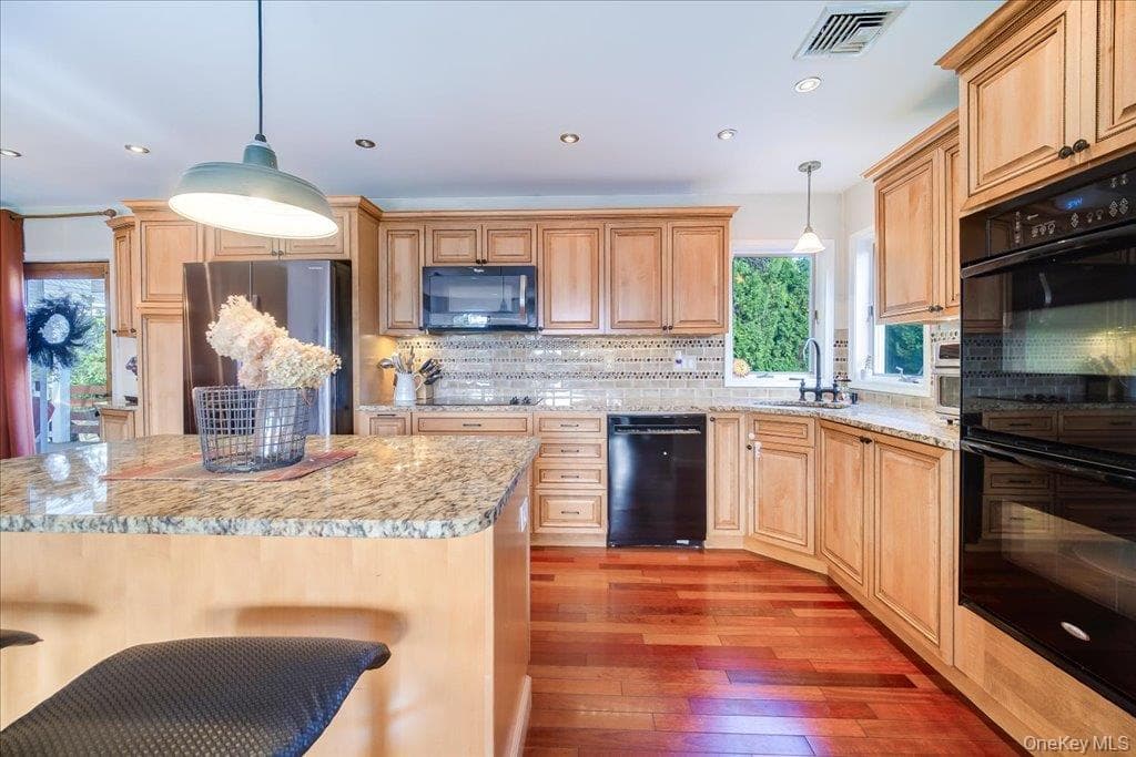 59 Conklin Hill Road thumbnail 9