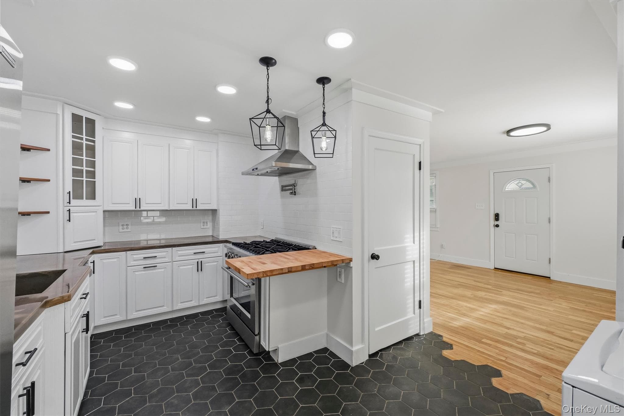 3 Kinderhook Drive thumbnail 9