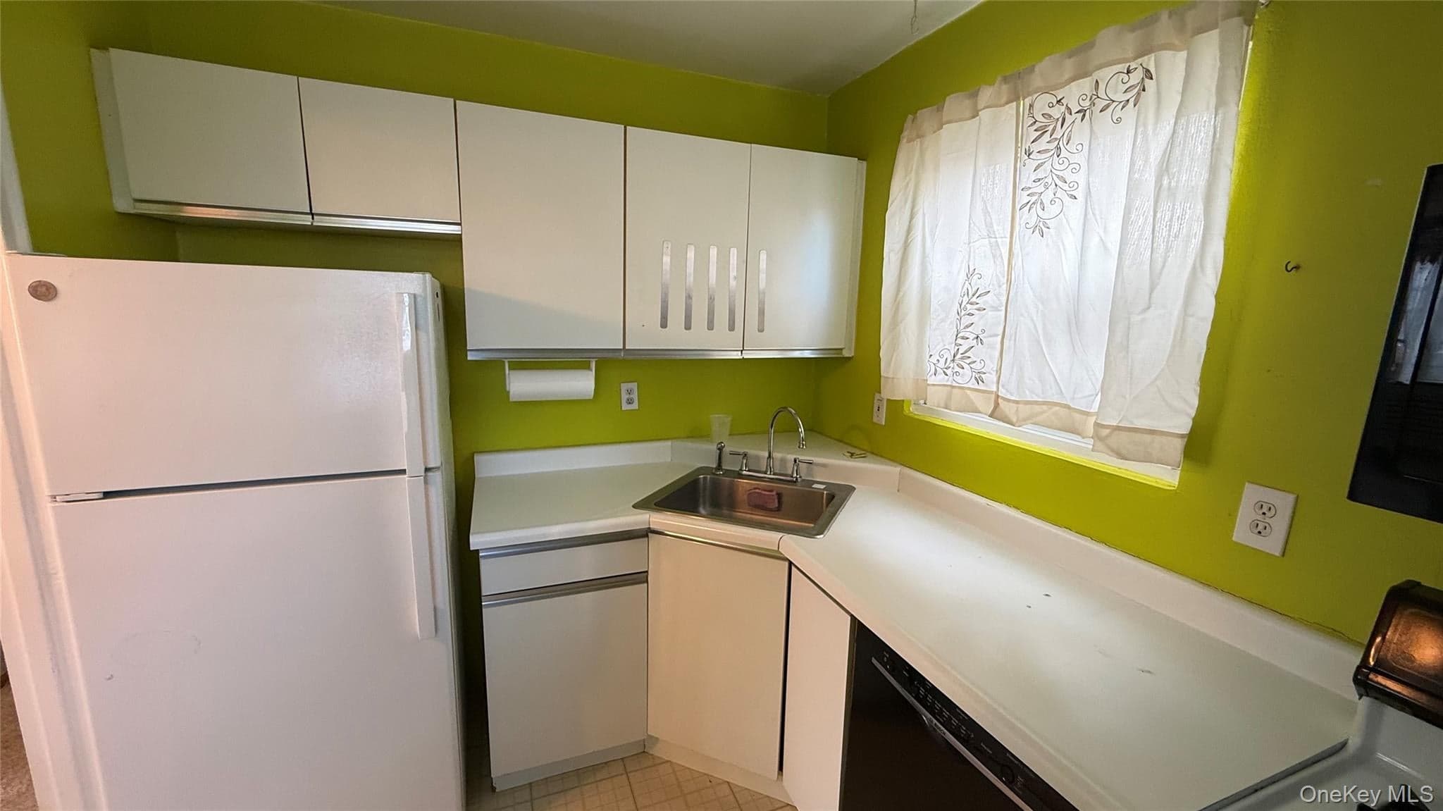 1072 Fenwood Drive Unit: 4 thumbnail 3