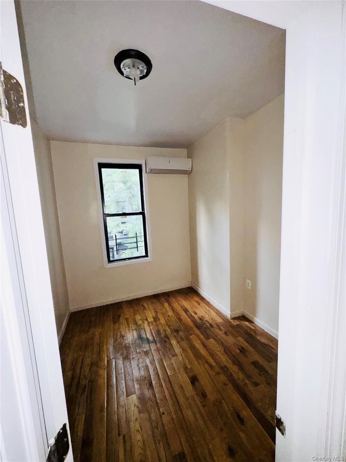 342 E 194th Street thumbnail 12