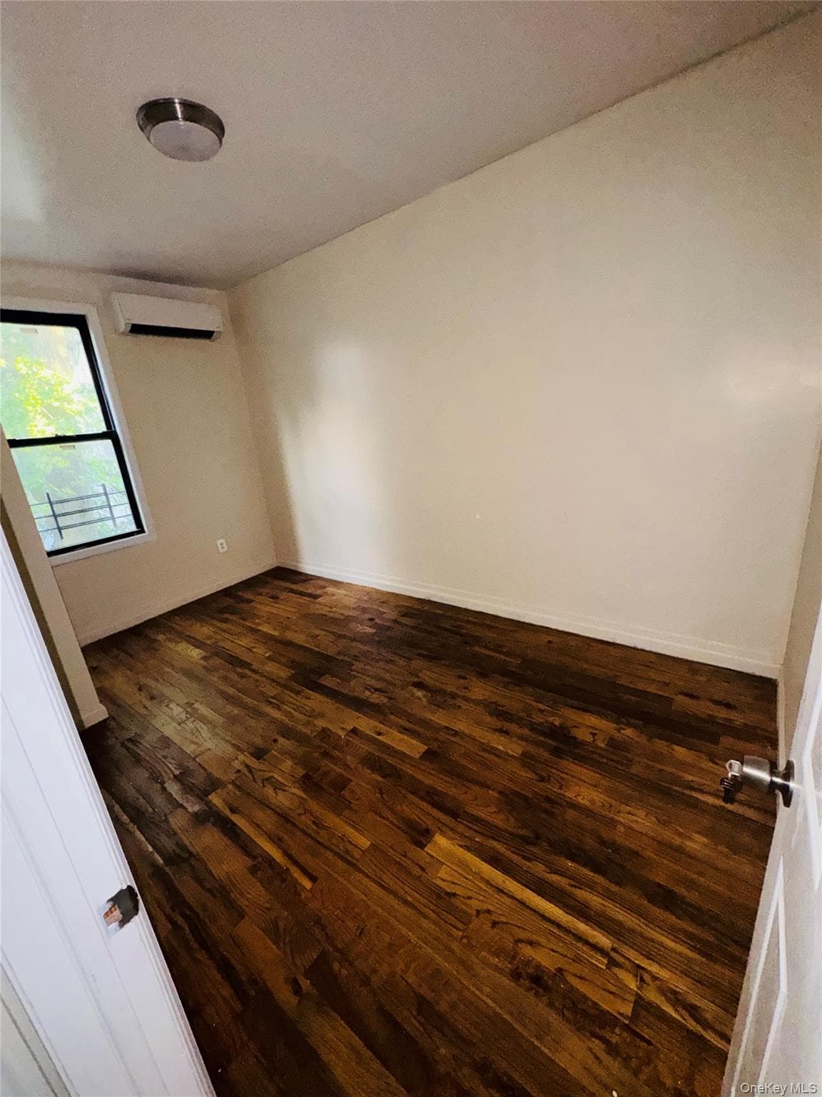 342 E 194th Street thumbnail 11