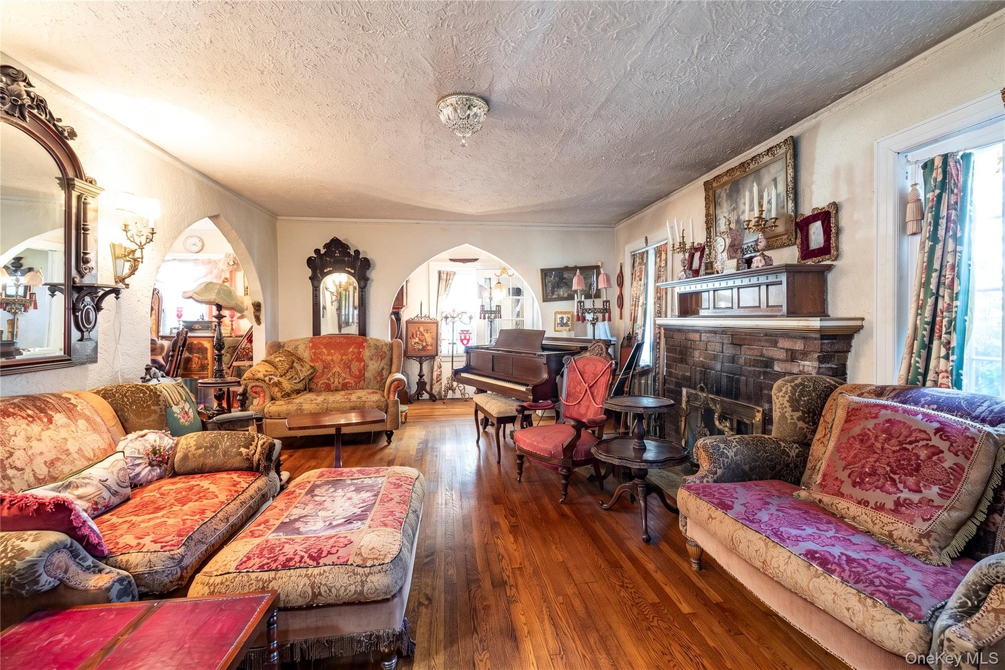 166 Southard Avenue thumbnail 2