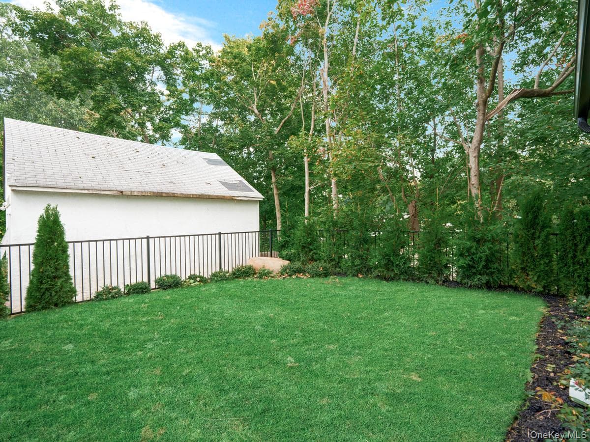 7 Floyd Place thumbnail 40