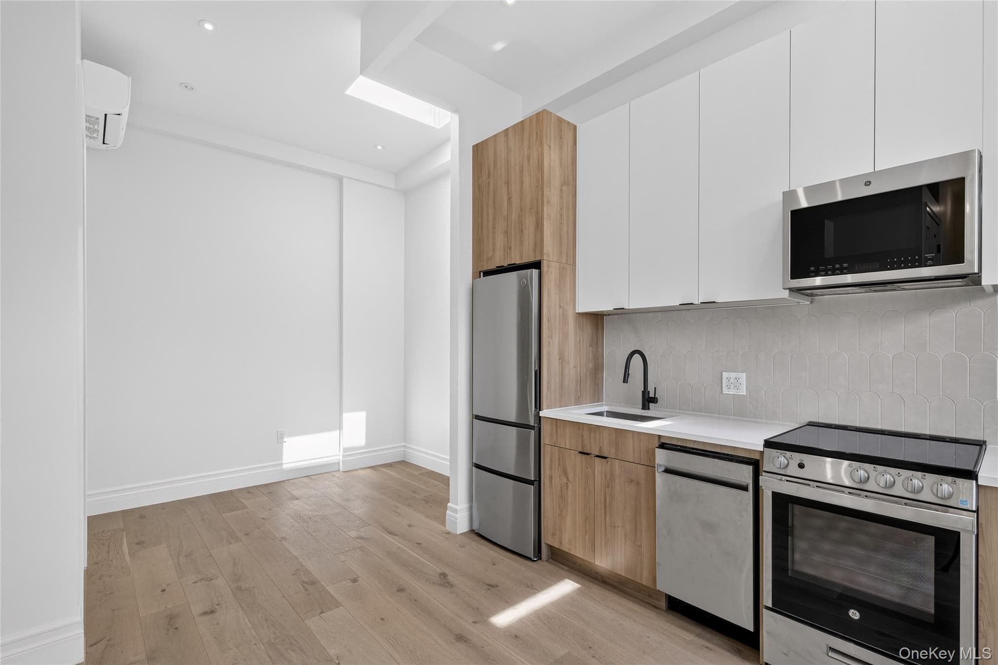427 E 140th Street Unit: 8 thumbnail 2