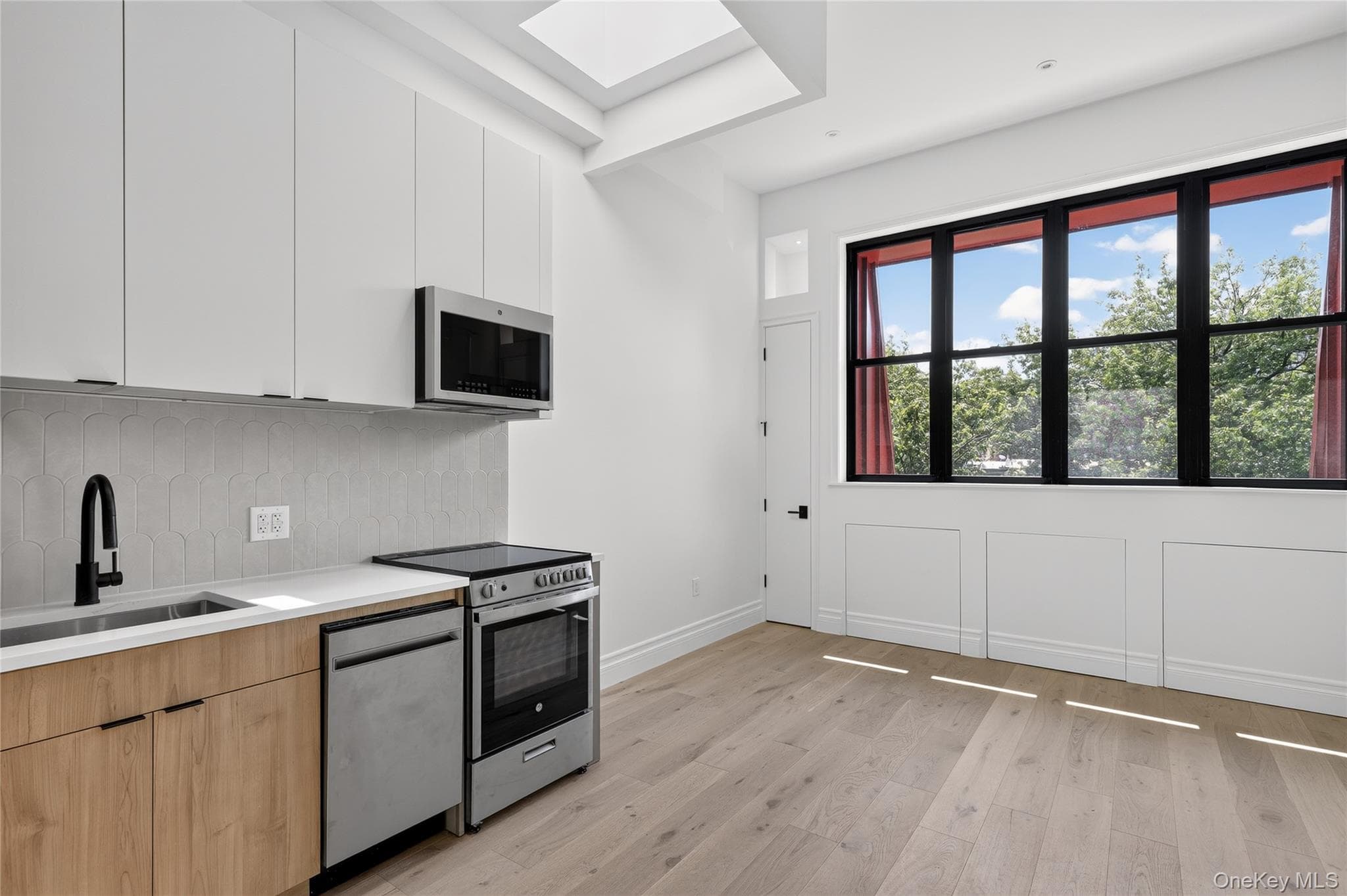 427 E 140th Street Unit: 8 thumbnail 3