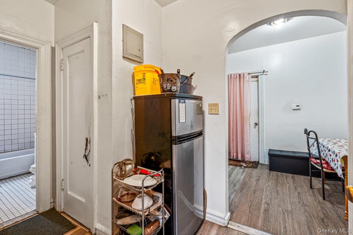1715 Saint Peters Avenue thumbnail 7
