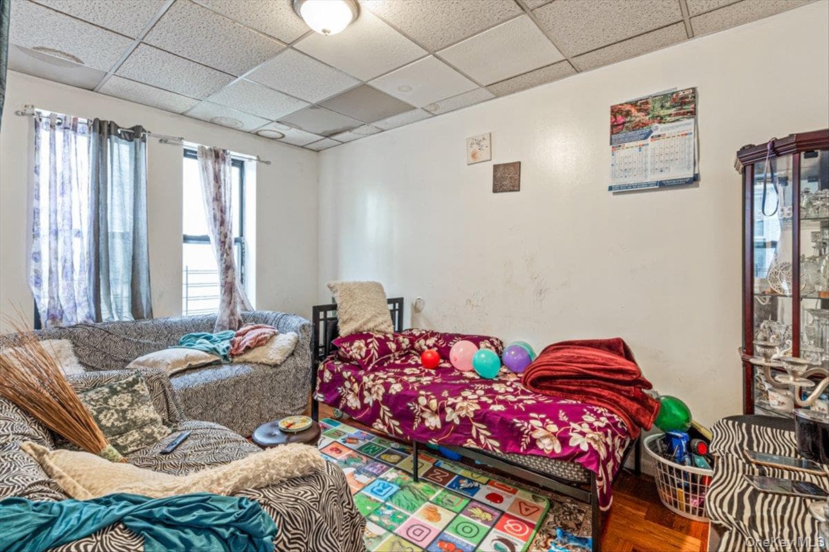 1715 Saint Peters Avenue thumbnail 10