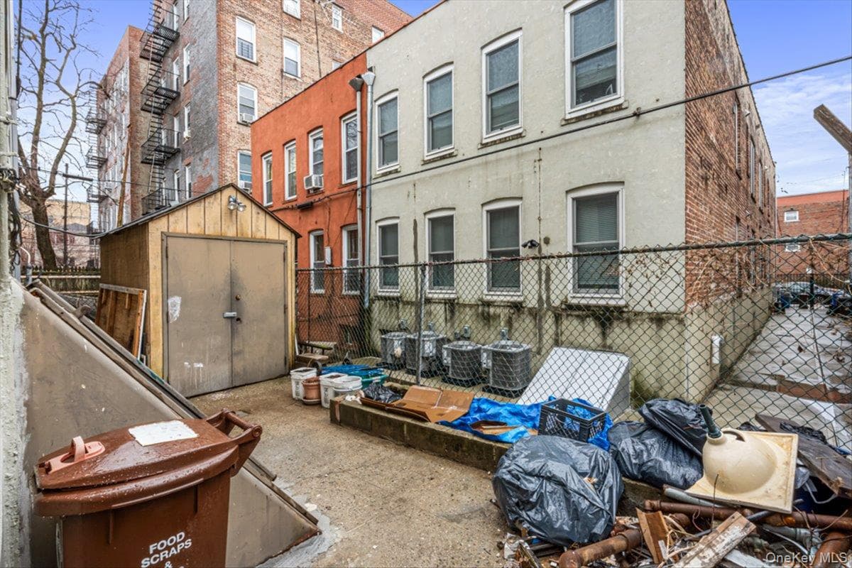 1715 Saint Peters Avenue thumbnail 30