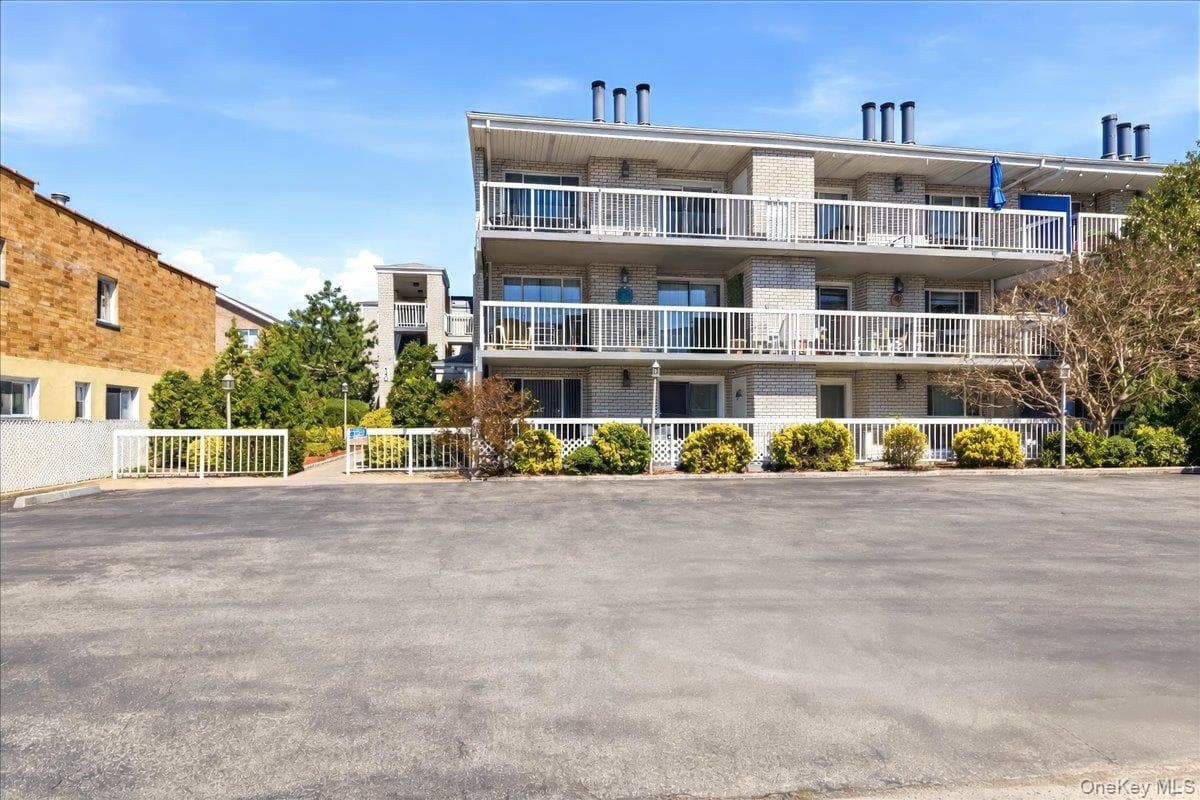 540 Ellsworth Avenue Unit: D2 thumbnail 2