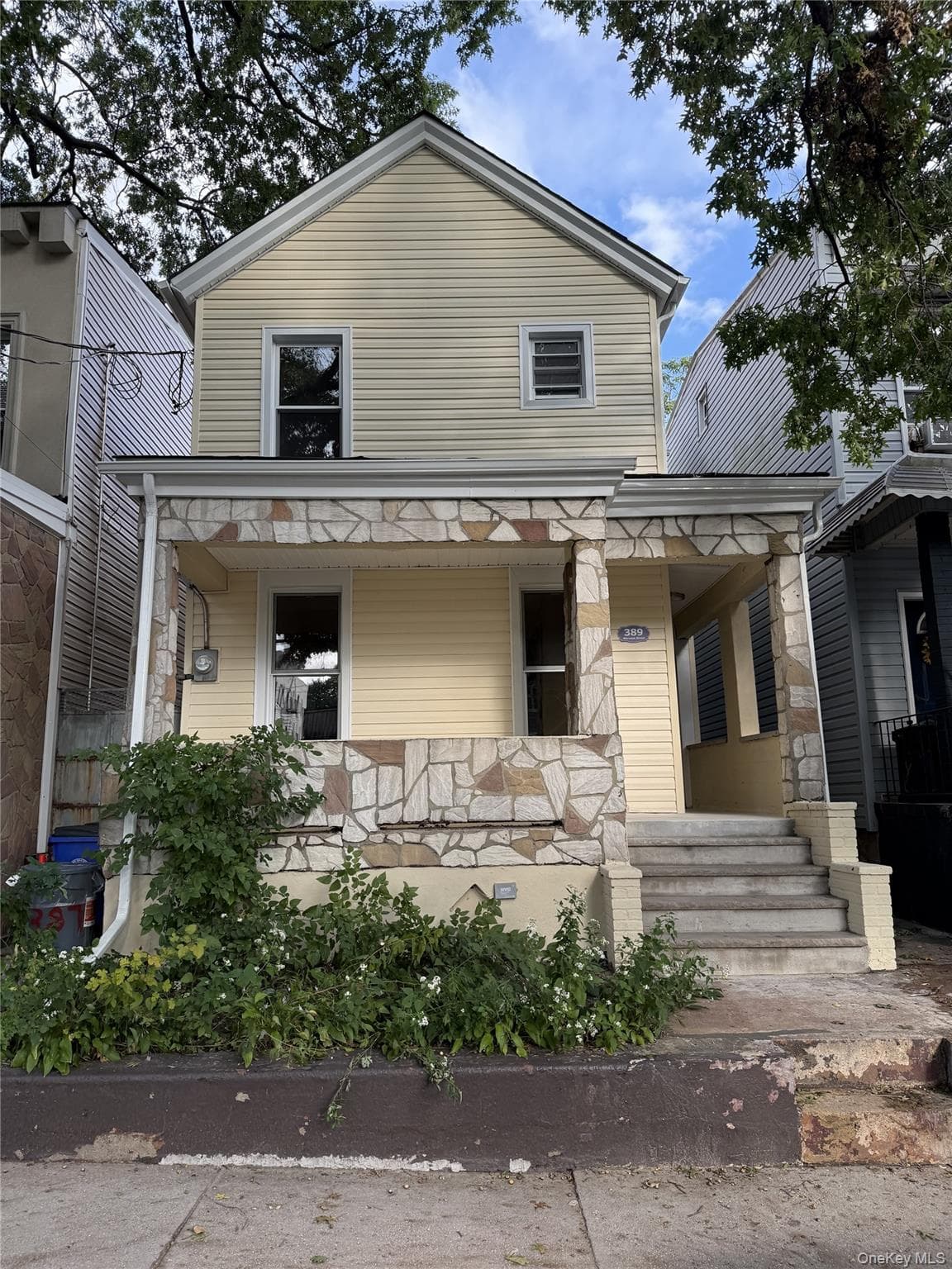 389 Warwick Street photo 1