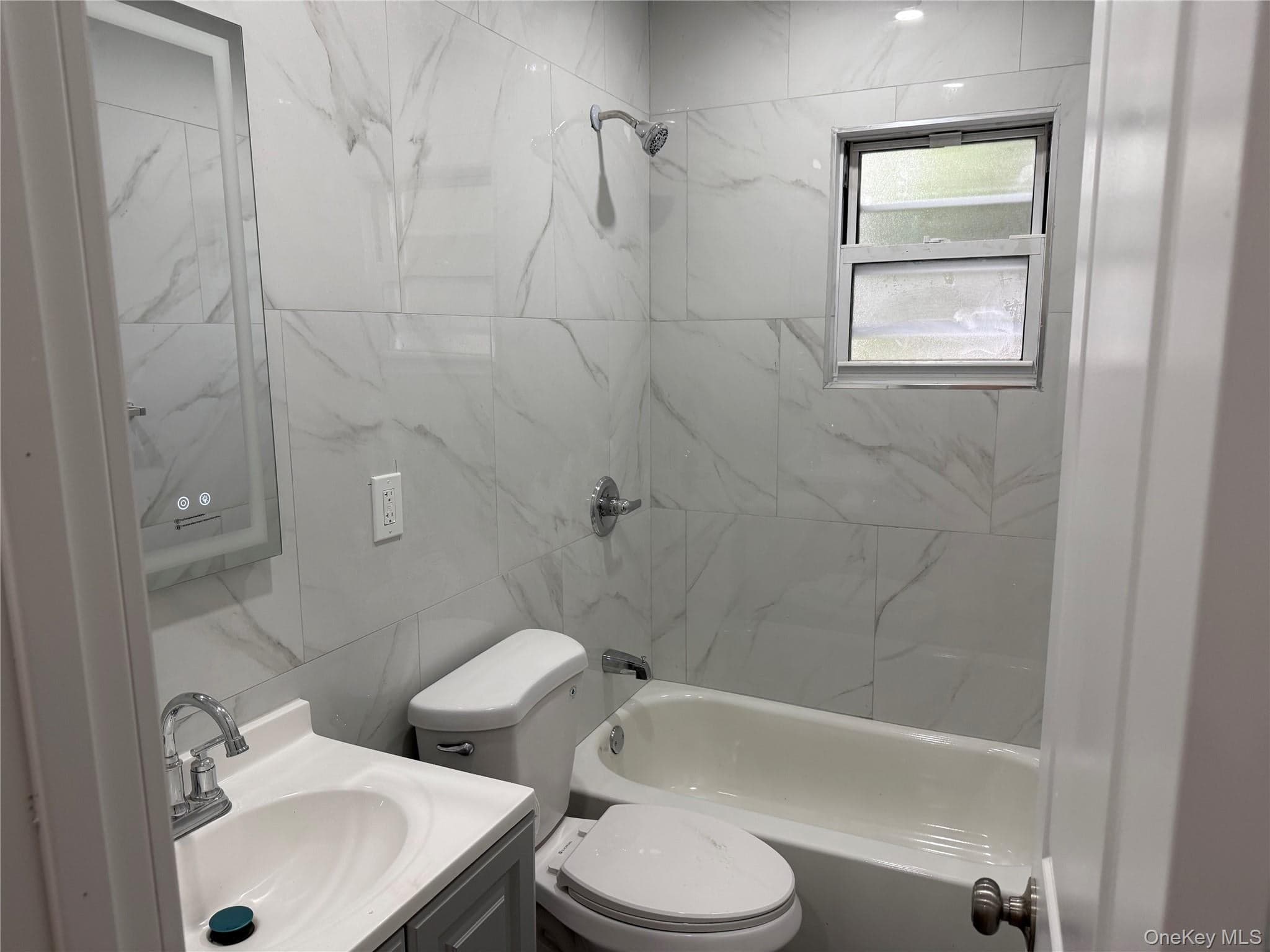 389 Warwick Street thumbnail 4