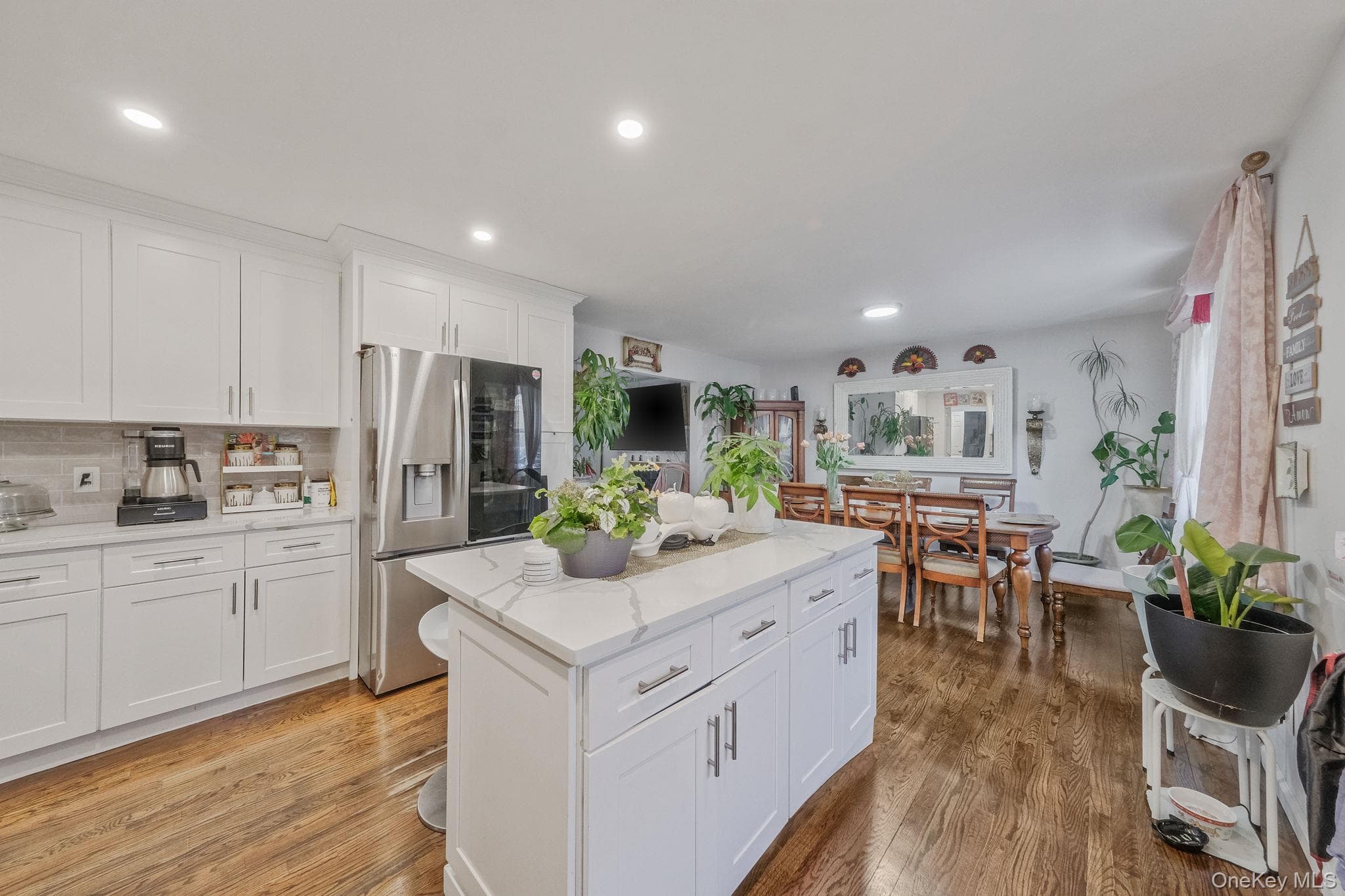 231 W Woodside Avenue thumbnail 35