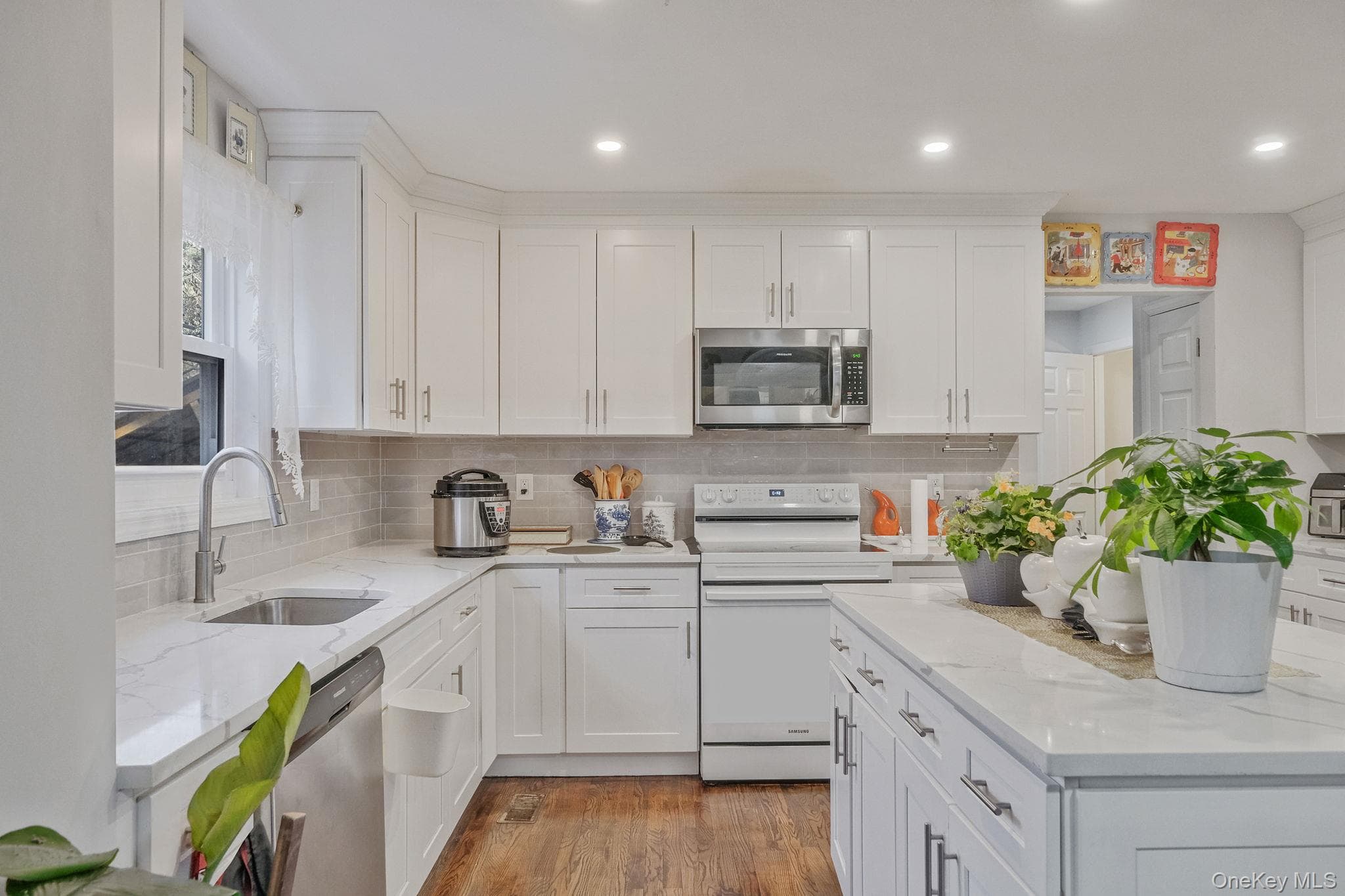 231 W Woodside Avenue thumbnail 37