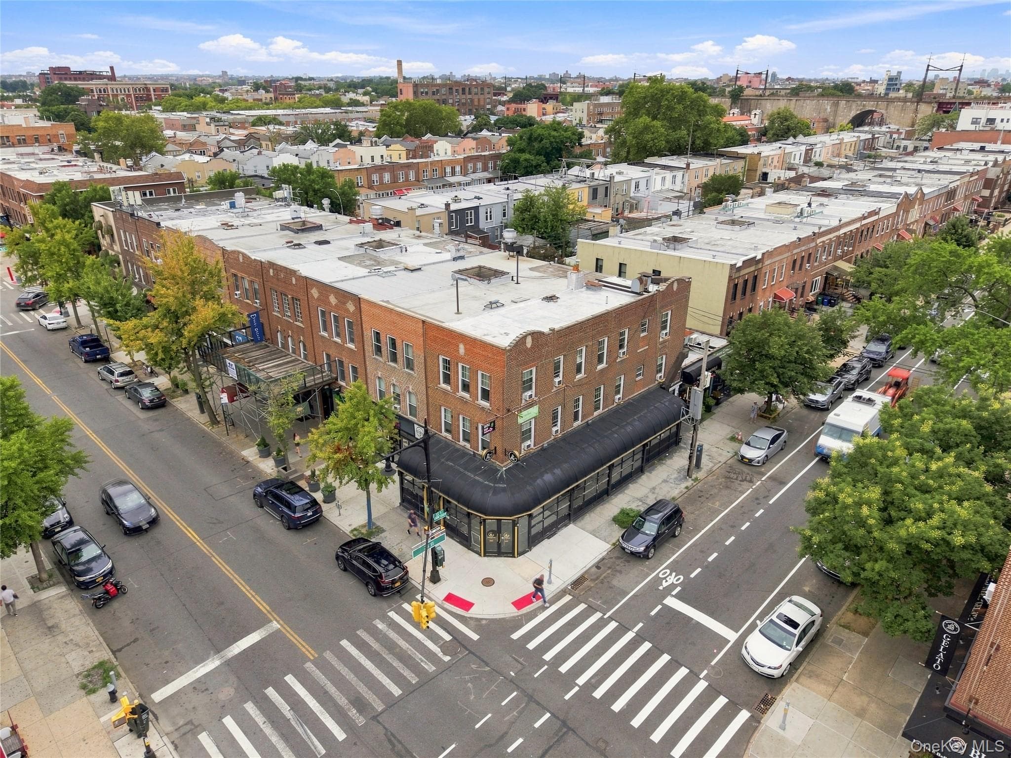 35-02 Ditmars Boulevard thumbnail 3