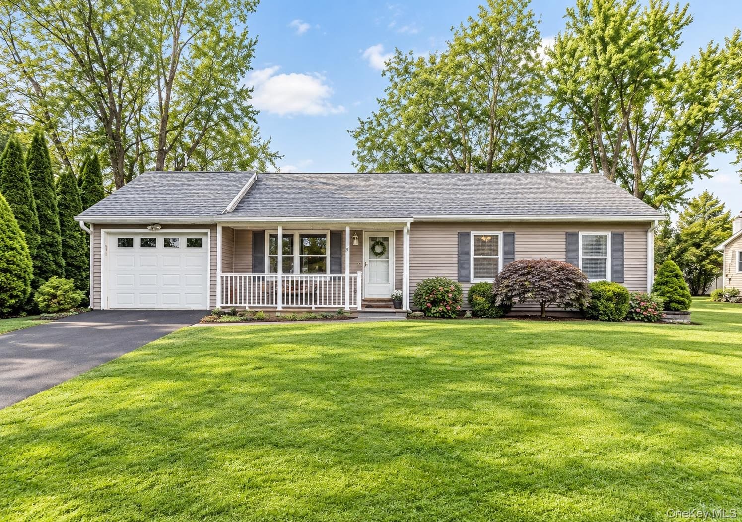 5 Meadowbrook Drive photo 1