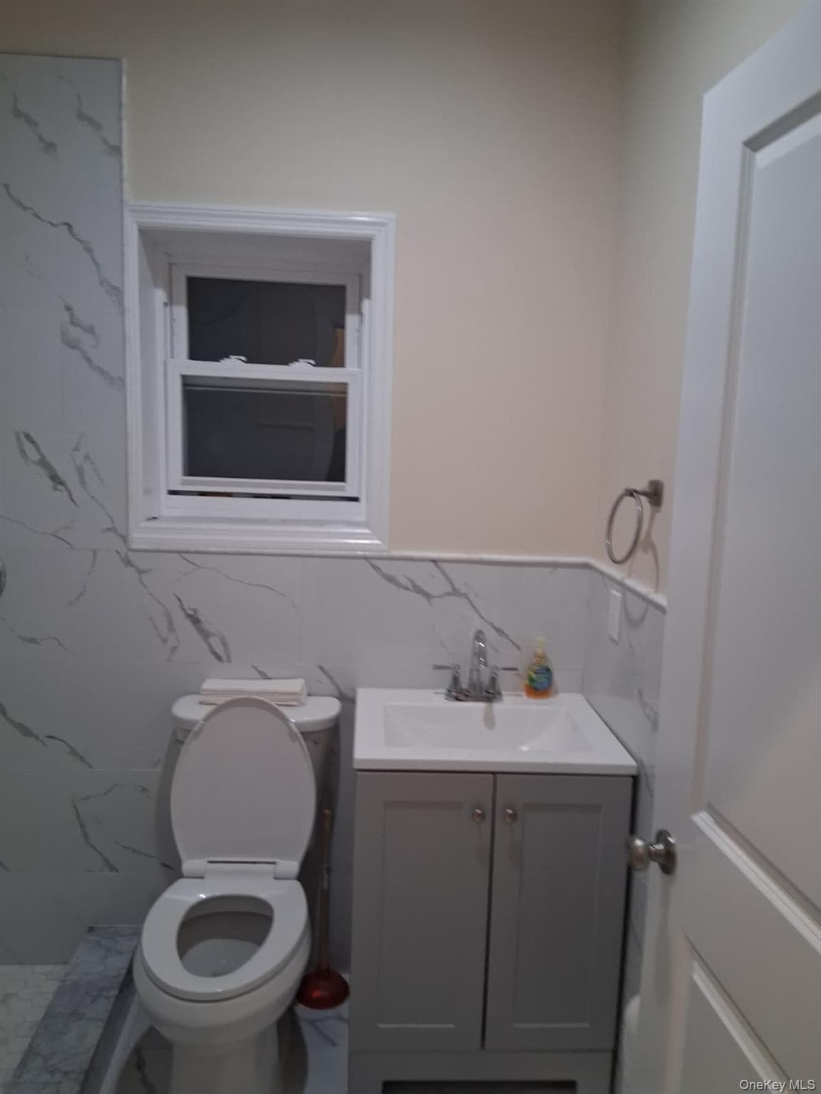 601 E 226th Street thumbnail 14