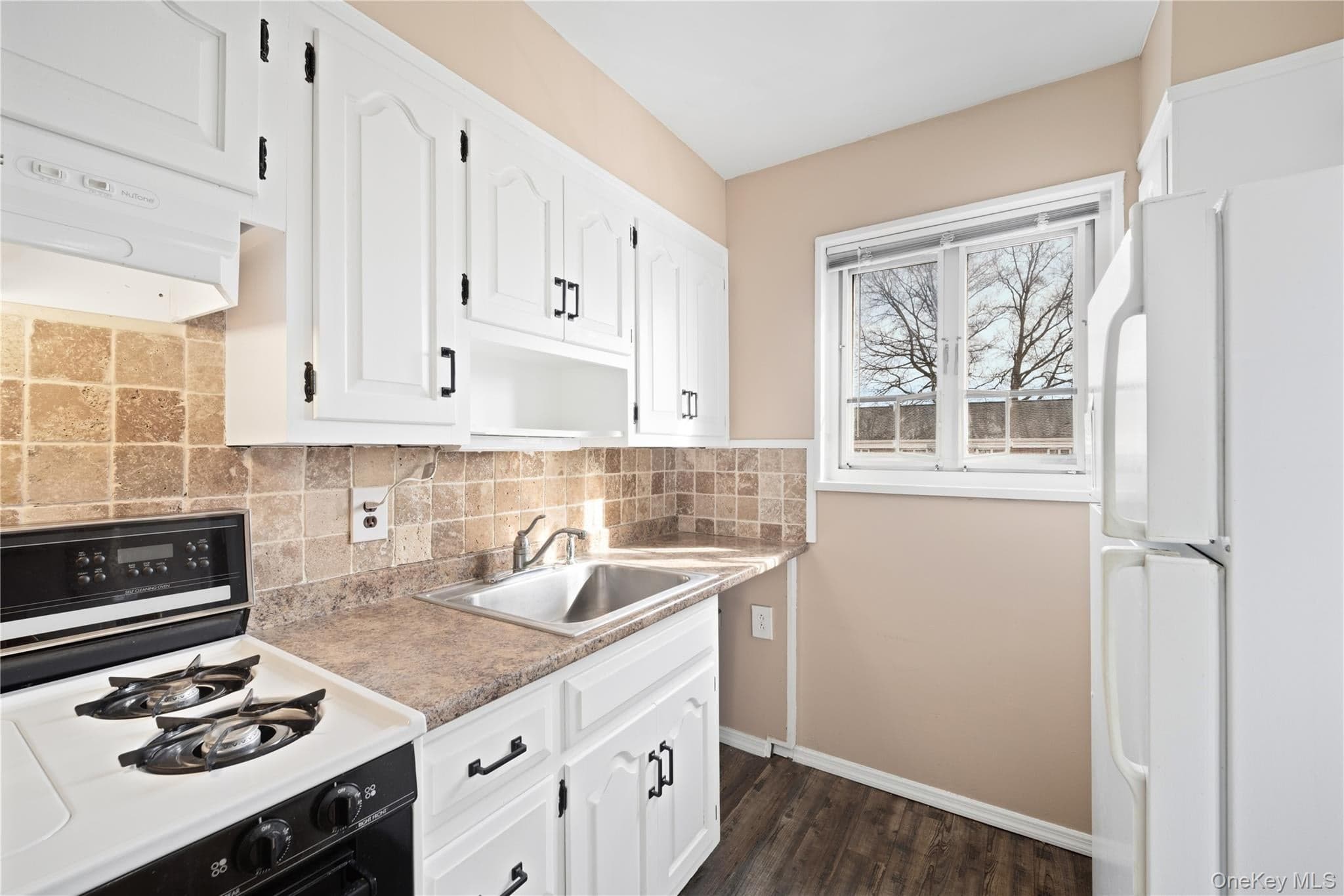 226-10 Manor Road Unit: Upper thumbnail 12