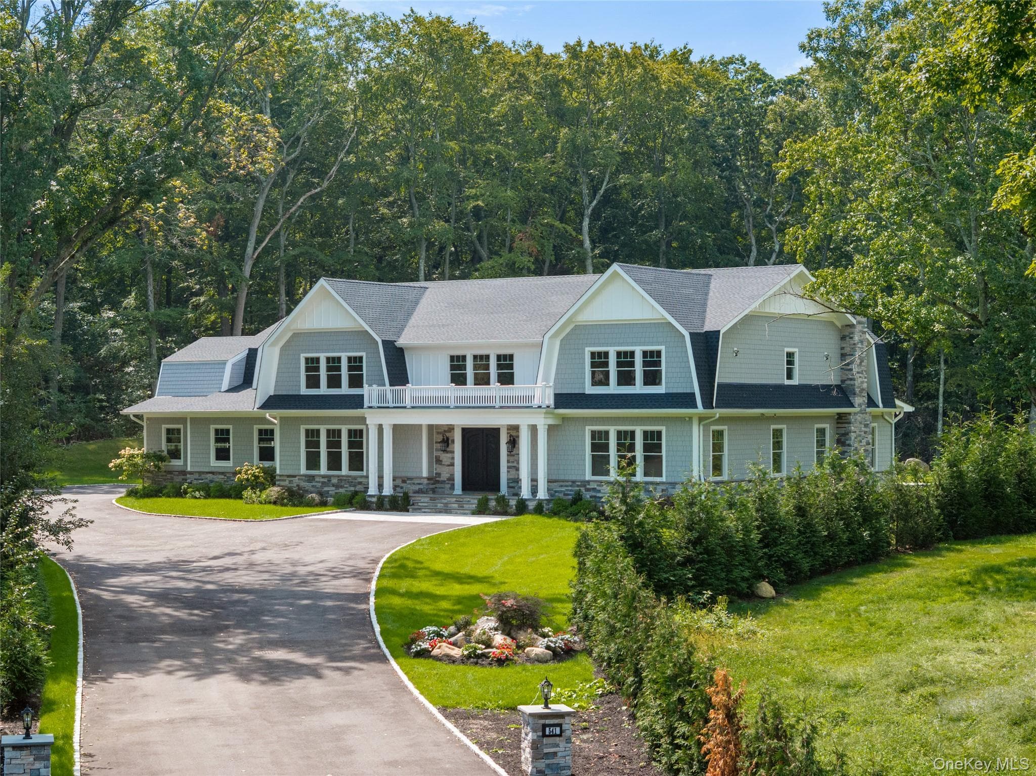 541 Split Rock Road, Syosset