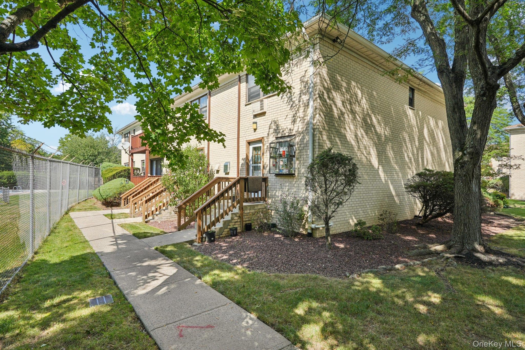 148 Sneden Place Unit: 148 thumbnail 5