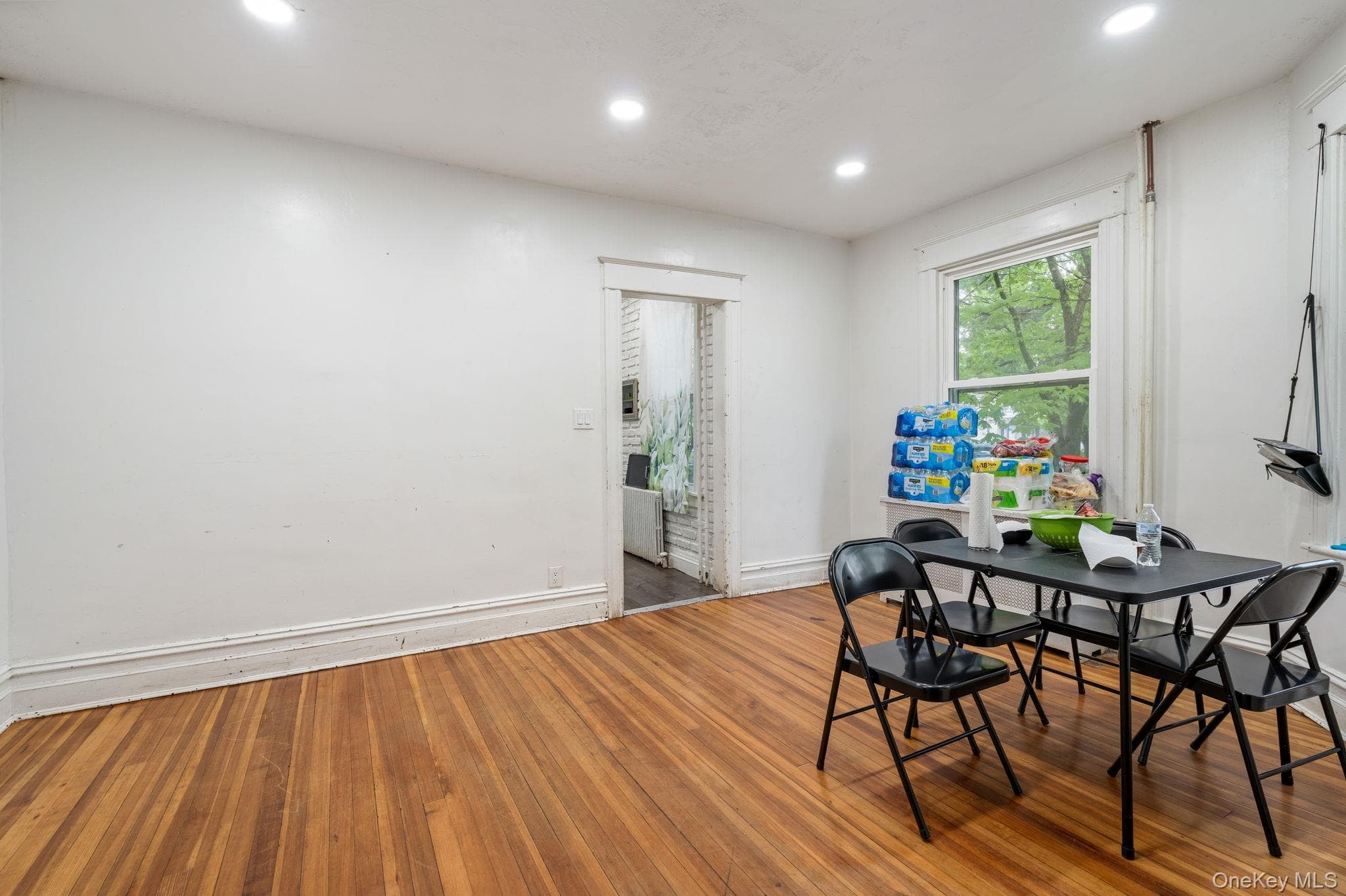 212 Ten Broeck Avenue thumbnail 4