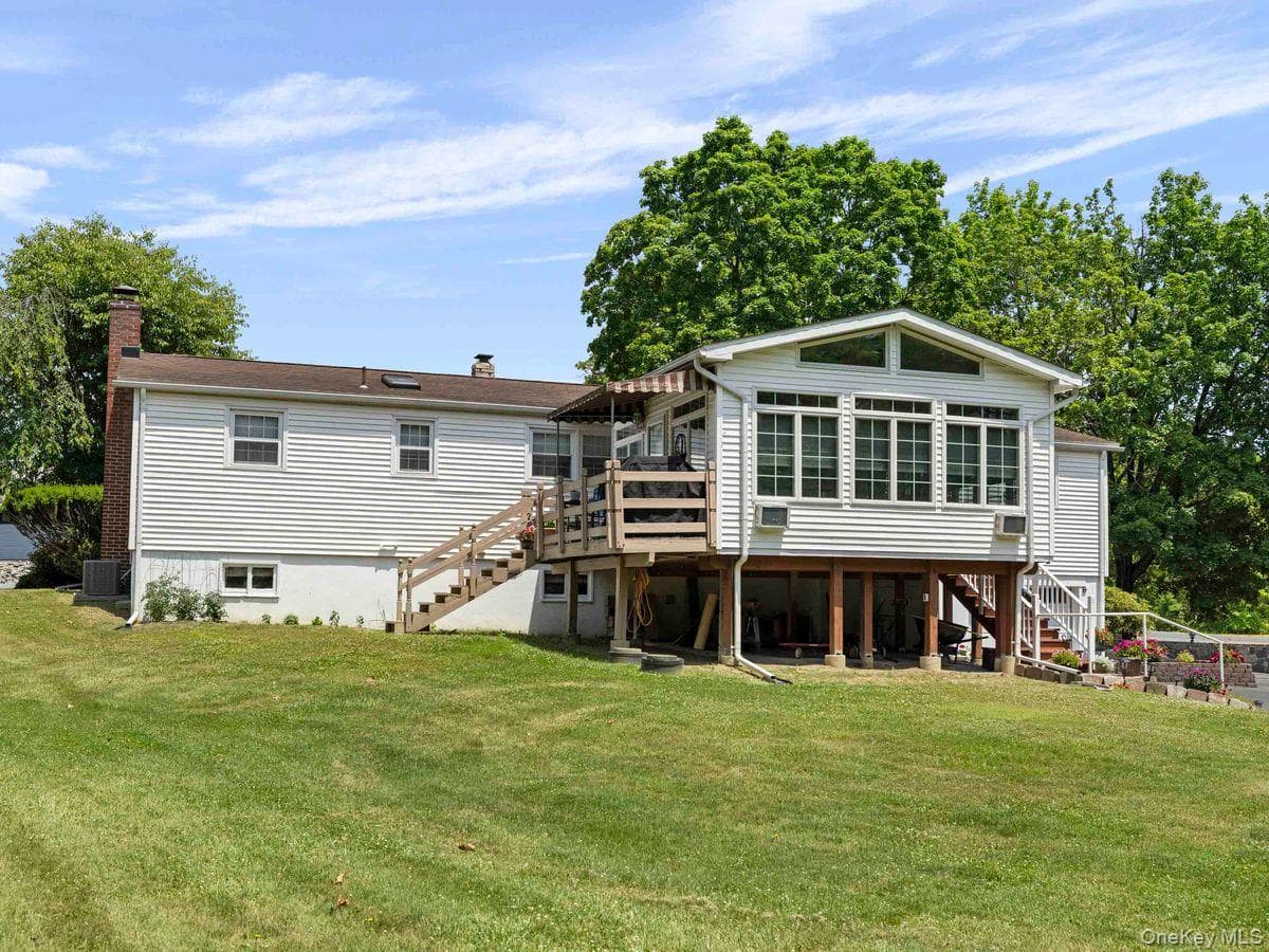 105 S Chapel Hill Road thumbnail 29