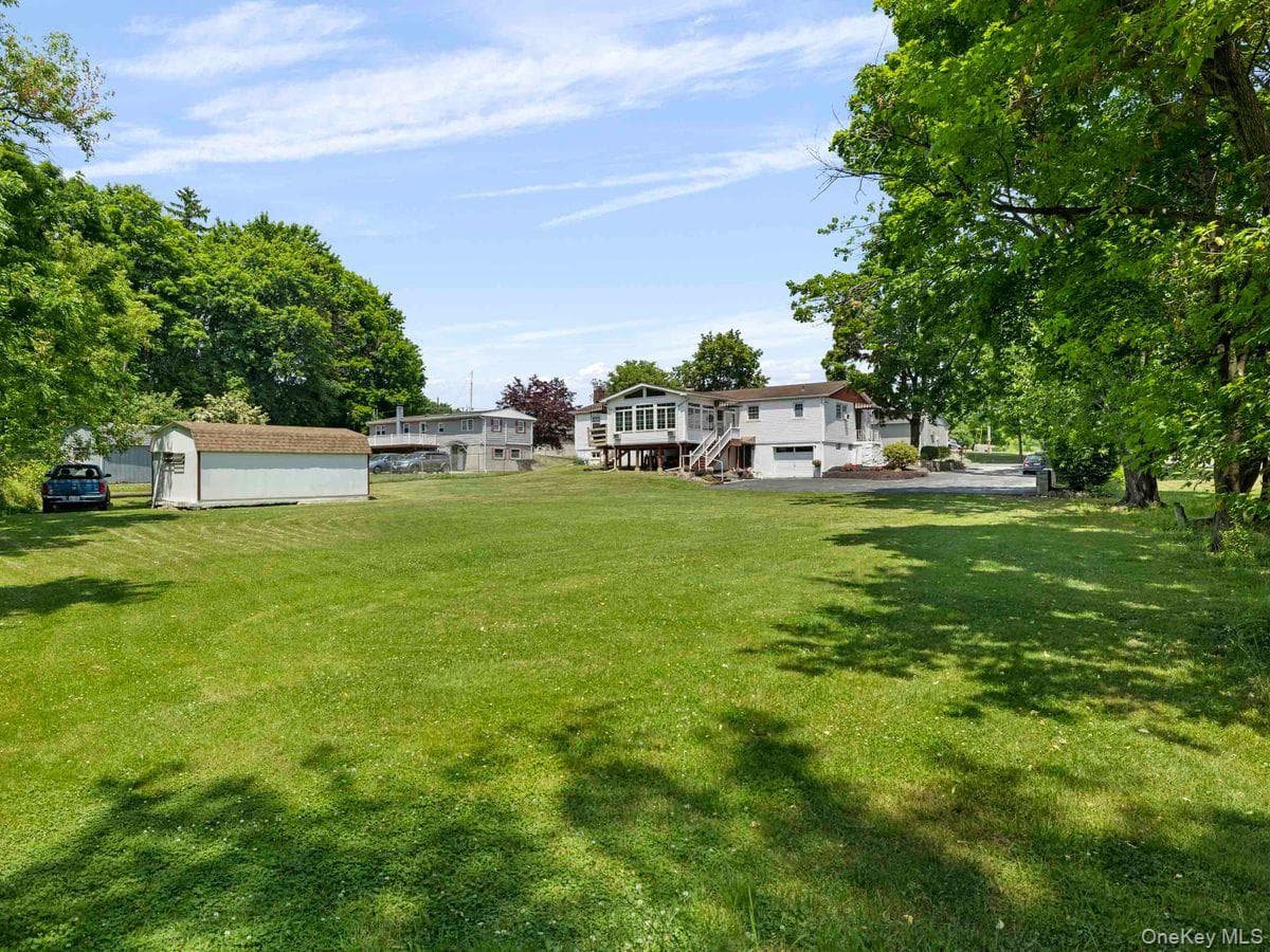 105 S Chapel Hill Road thumbnail 28
