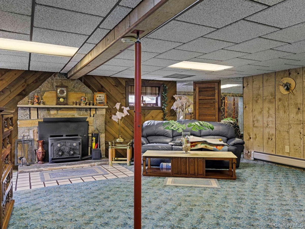 105 S Chapel Hill Road thumbnail 43