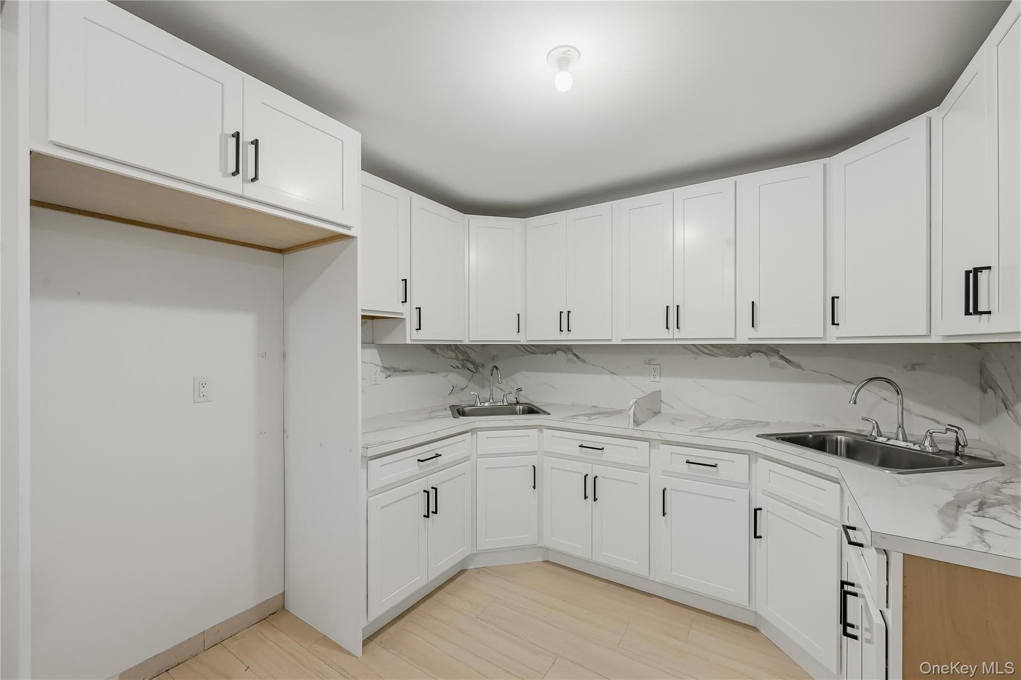 27 Ewing Avenue Unit: 201 thumbnail 36