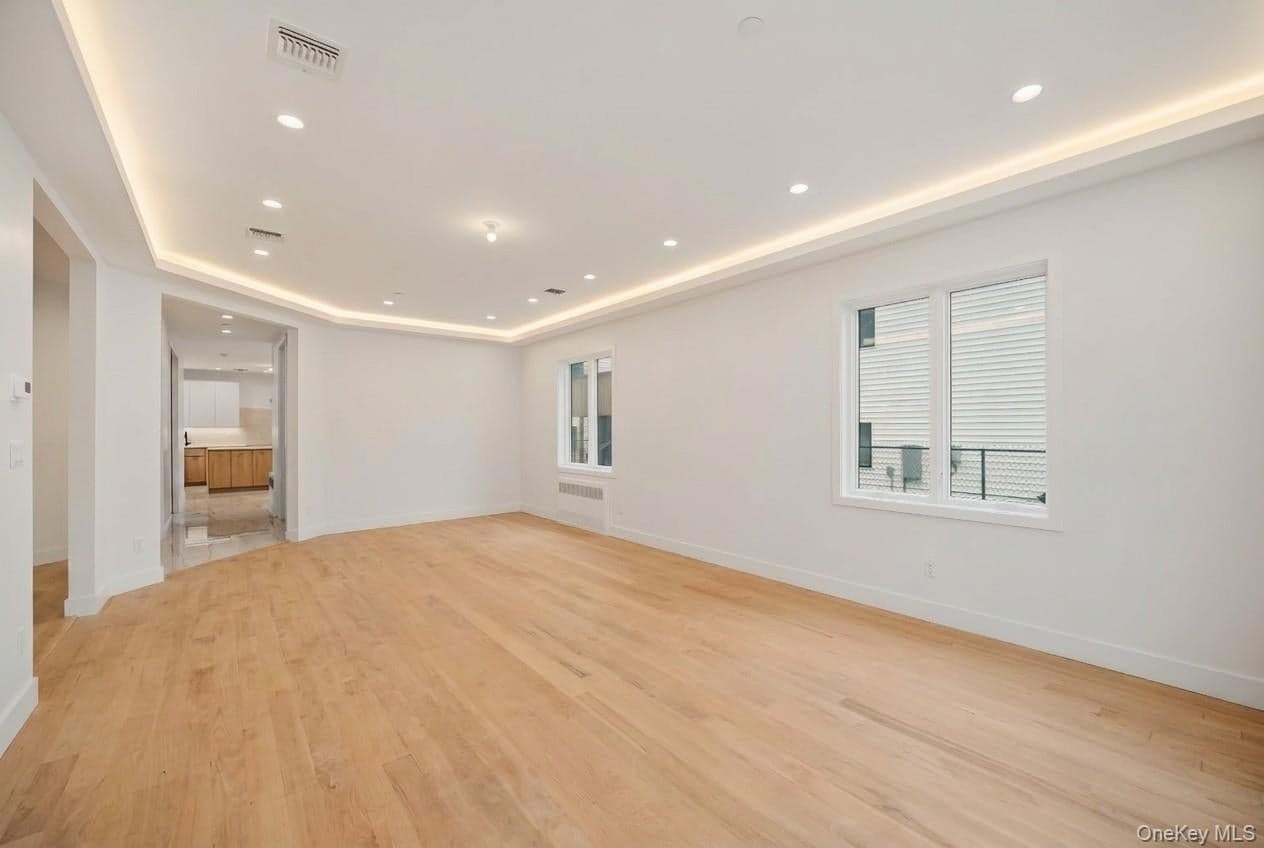 27 Ewing Avenue Unit: 201 thumbnail 13