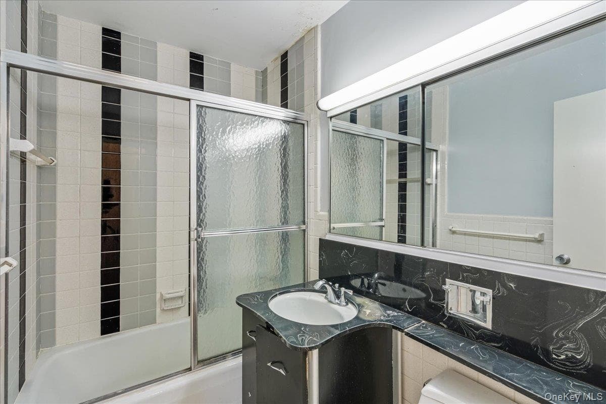 17-85 215th Street Unit: 3E thumbnail 19