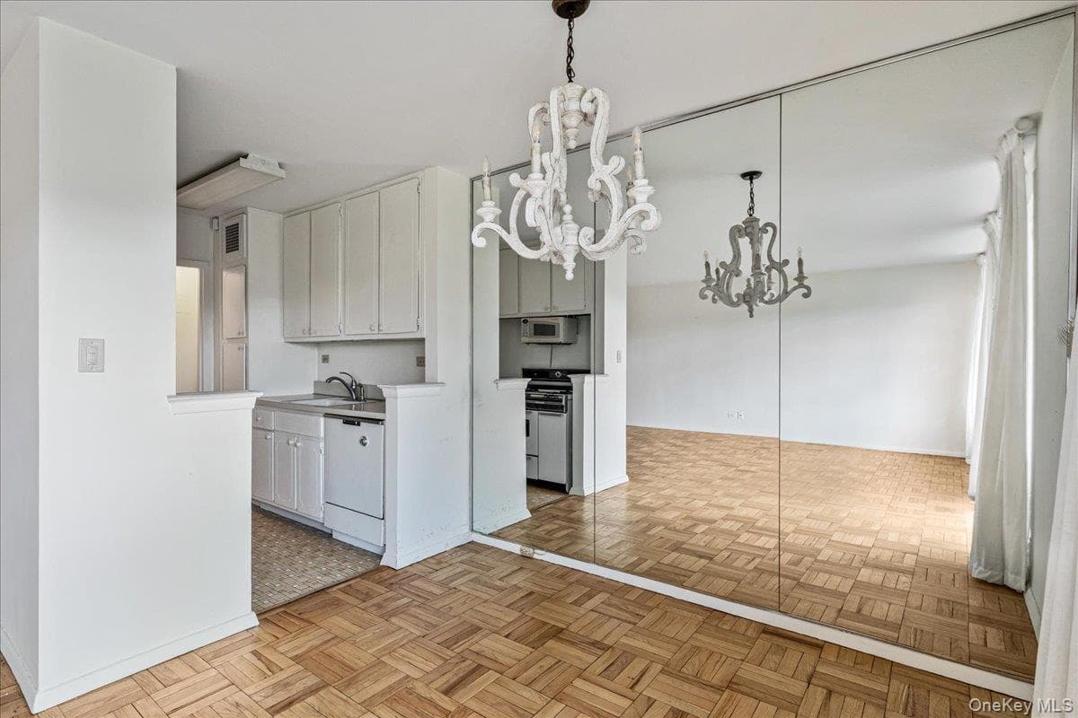 17-85 215th Street Unit: 3E thumbnail 9