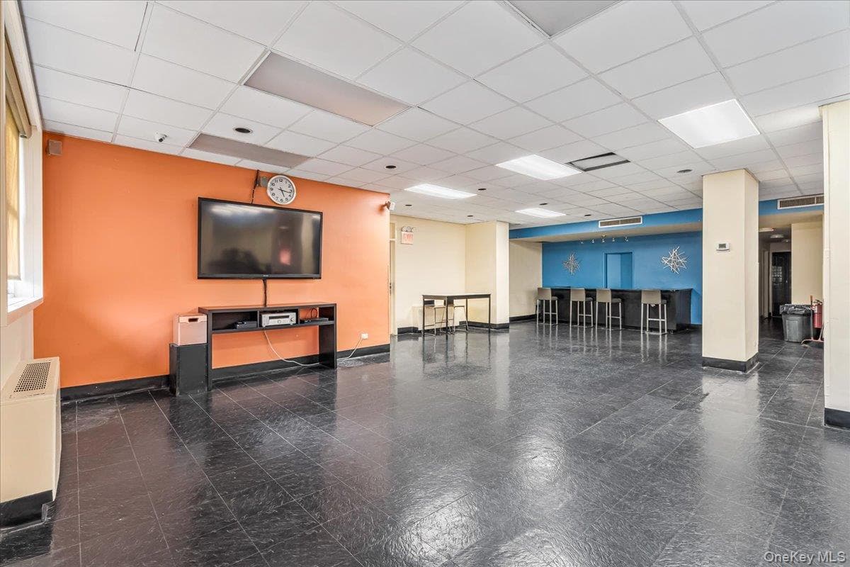 17-85 215th Street Unit: 3E thumbnail 32